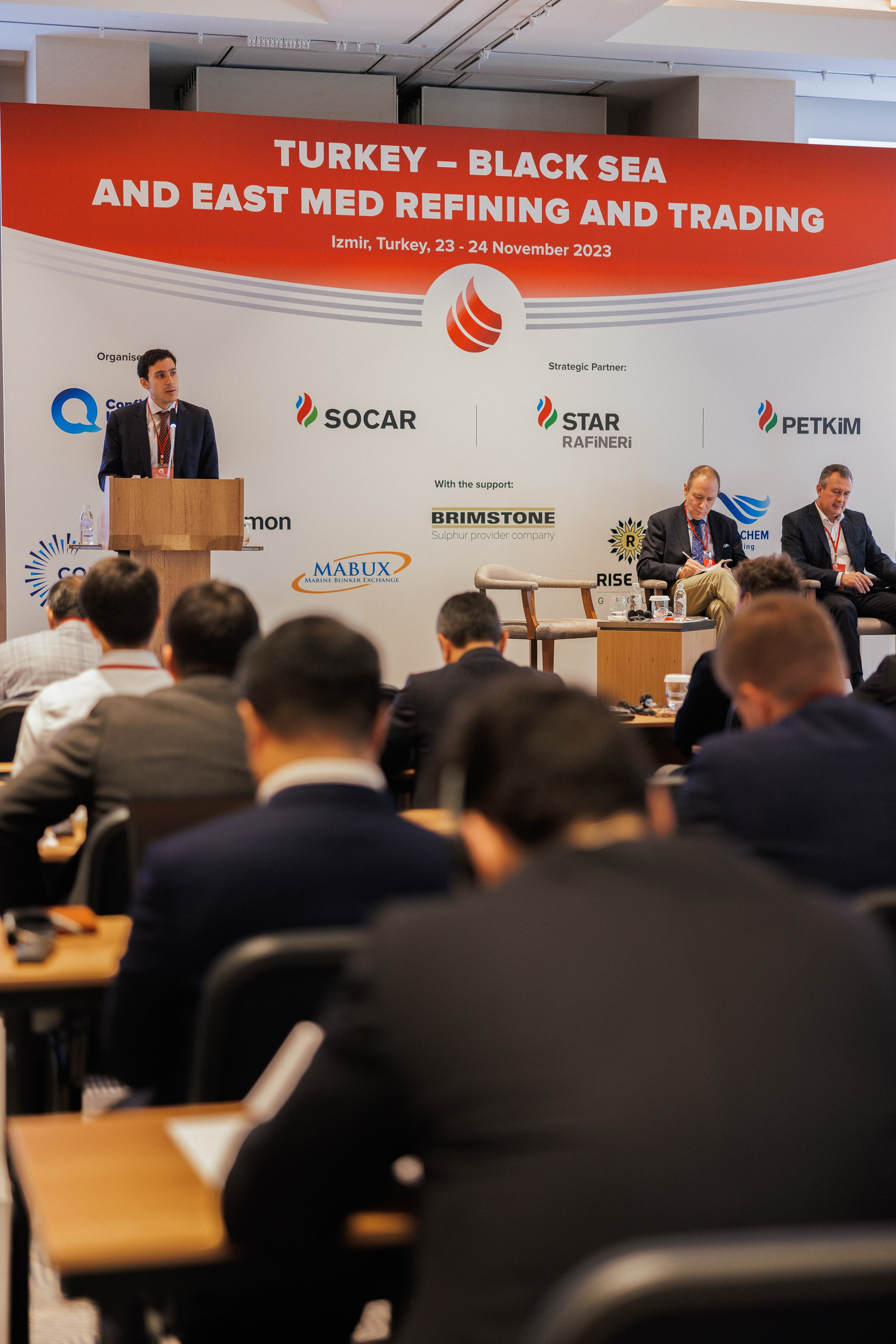 EXECUTIVE RETREAT Izmir Confidence Information Services. Ivan Skufinsky — wedding and family photographer in Vancouver