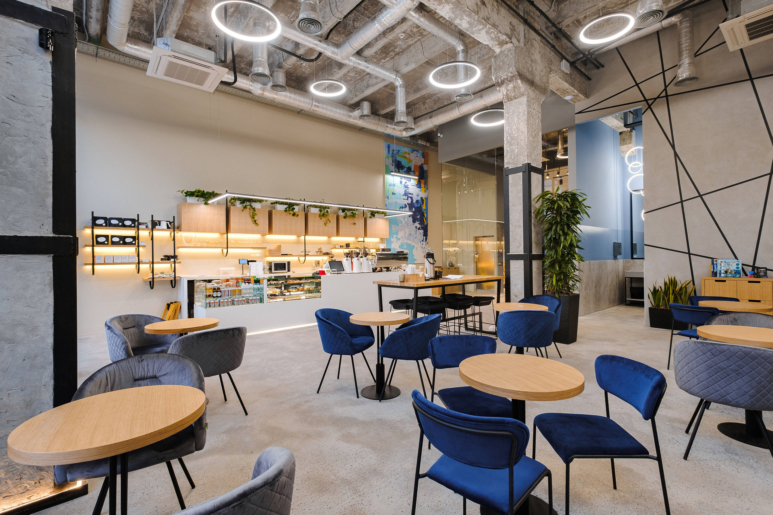 COFFEE HOUSE ТУТ БУДЕ. Ivan Skufinsky — wedding and family photographer in Vancouver