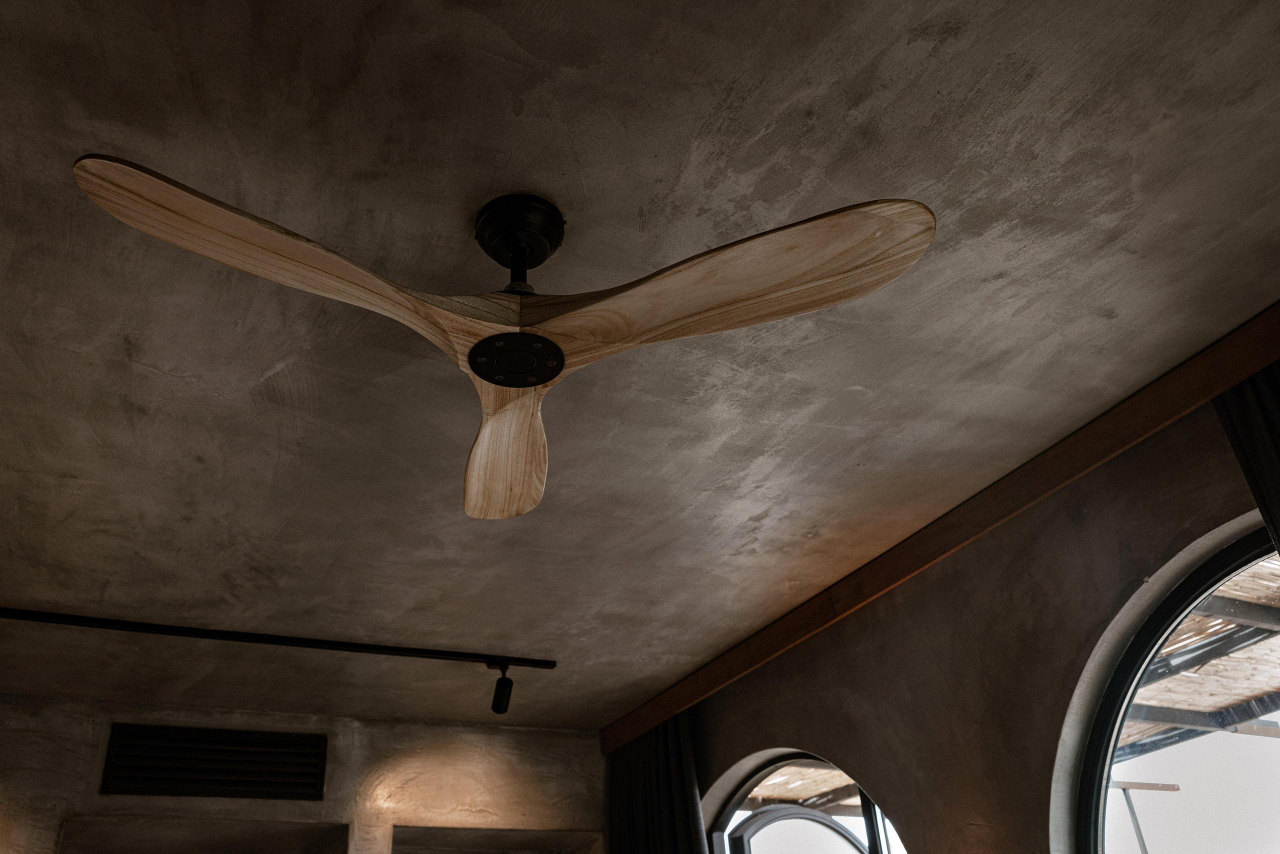 Interior photography and video shooting of a hotel in Bali style. Ivan Skufinsky — wedding and family photographer in Vancouver