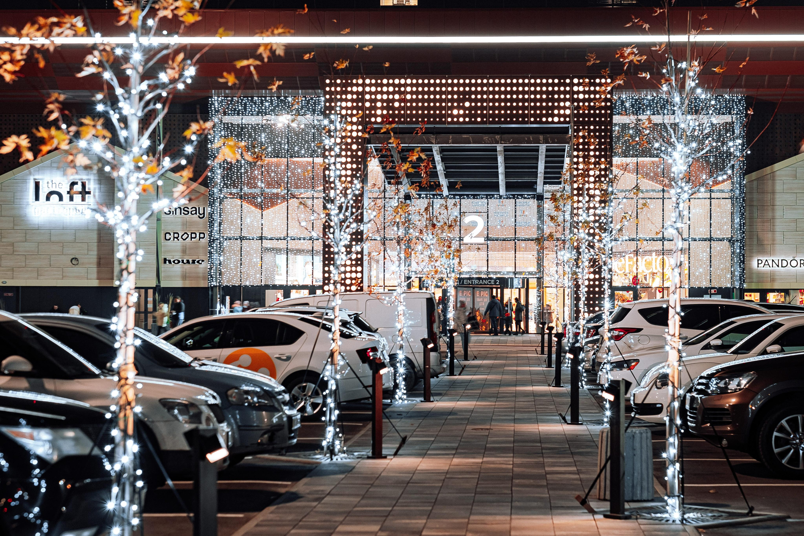 EXTERIER RETROVILLE. Ivan Skufinsky — wedding and family photographer in Vancouver