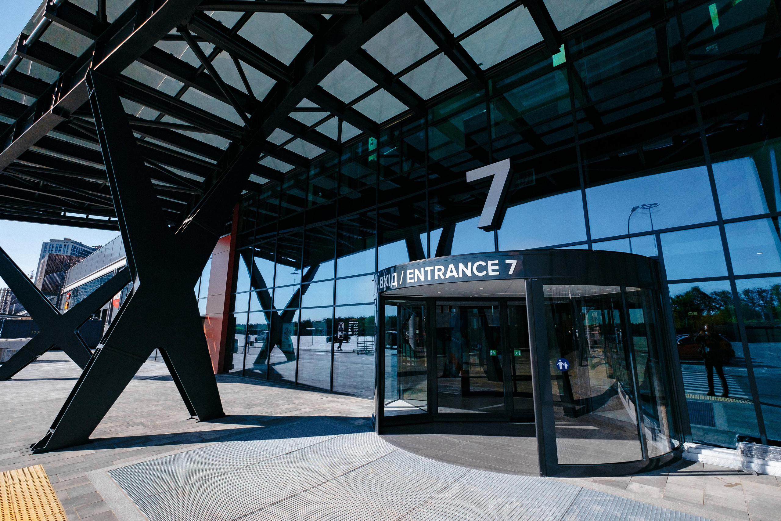 EXTERIER RETROVILLE. Ivan Skufinsky — wedding and family photographer in Vancouver