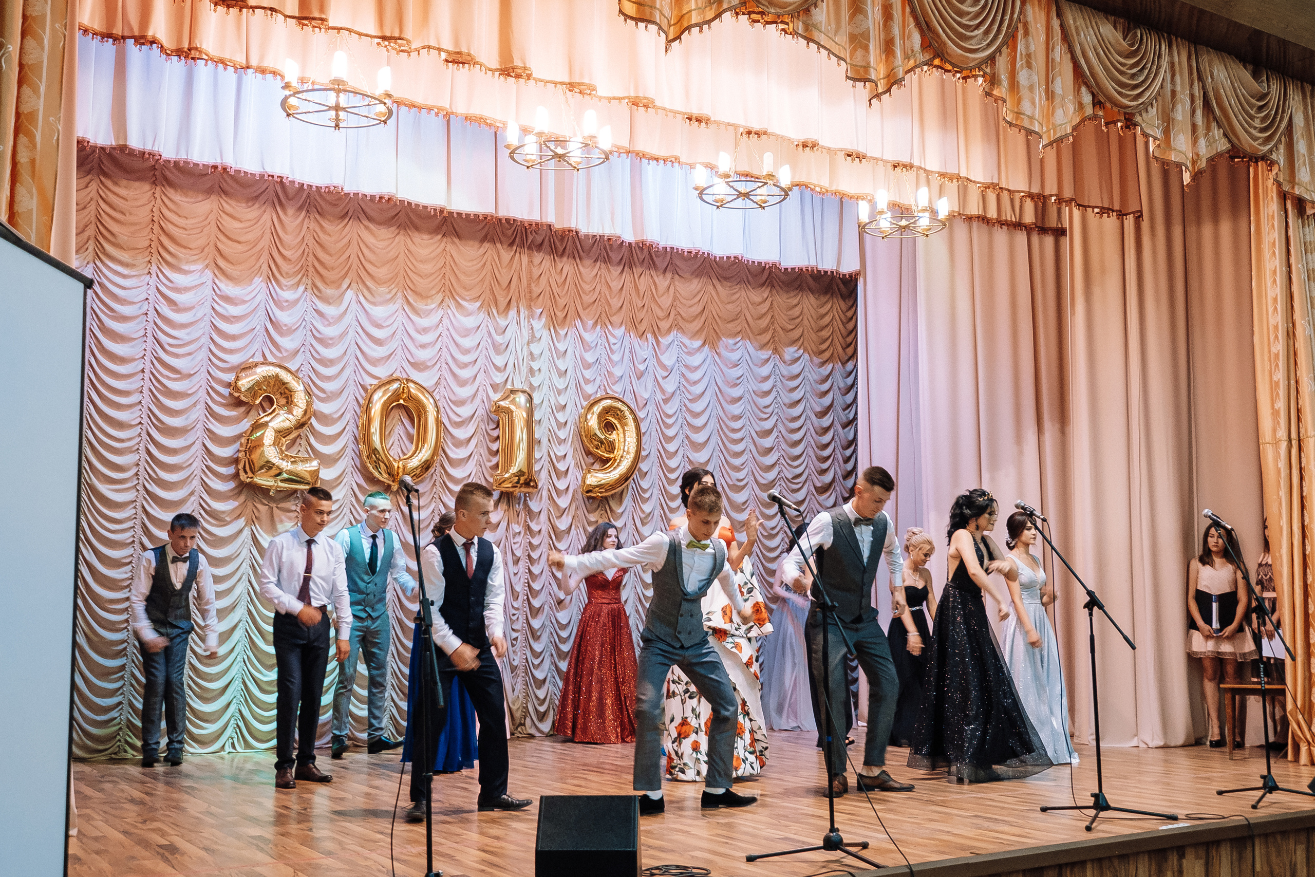 Выпускной школа номер 3. Хмельник. Ivan Skufinsky — wedding and family photographer in Vancouver