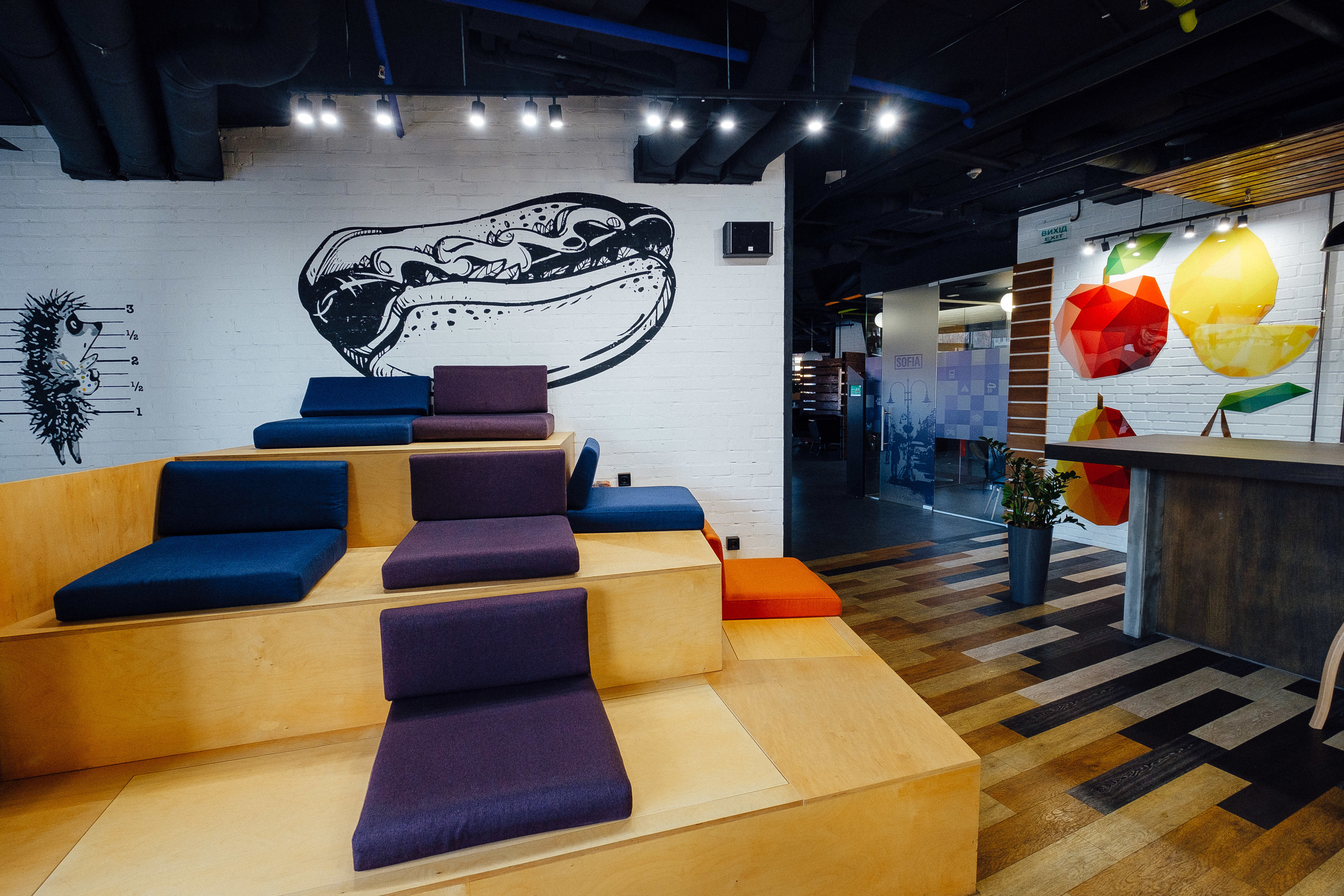 Фотоэкскурсия в компанию OLX. Ivan Skufinsky — wedding and family photographer in Vancouver