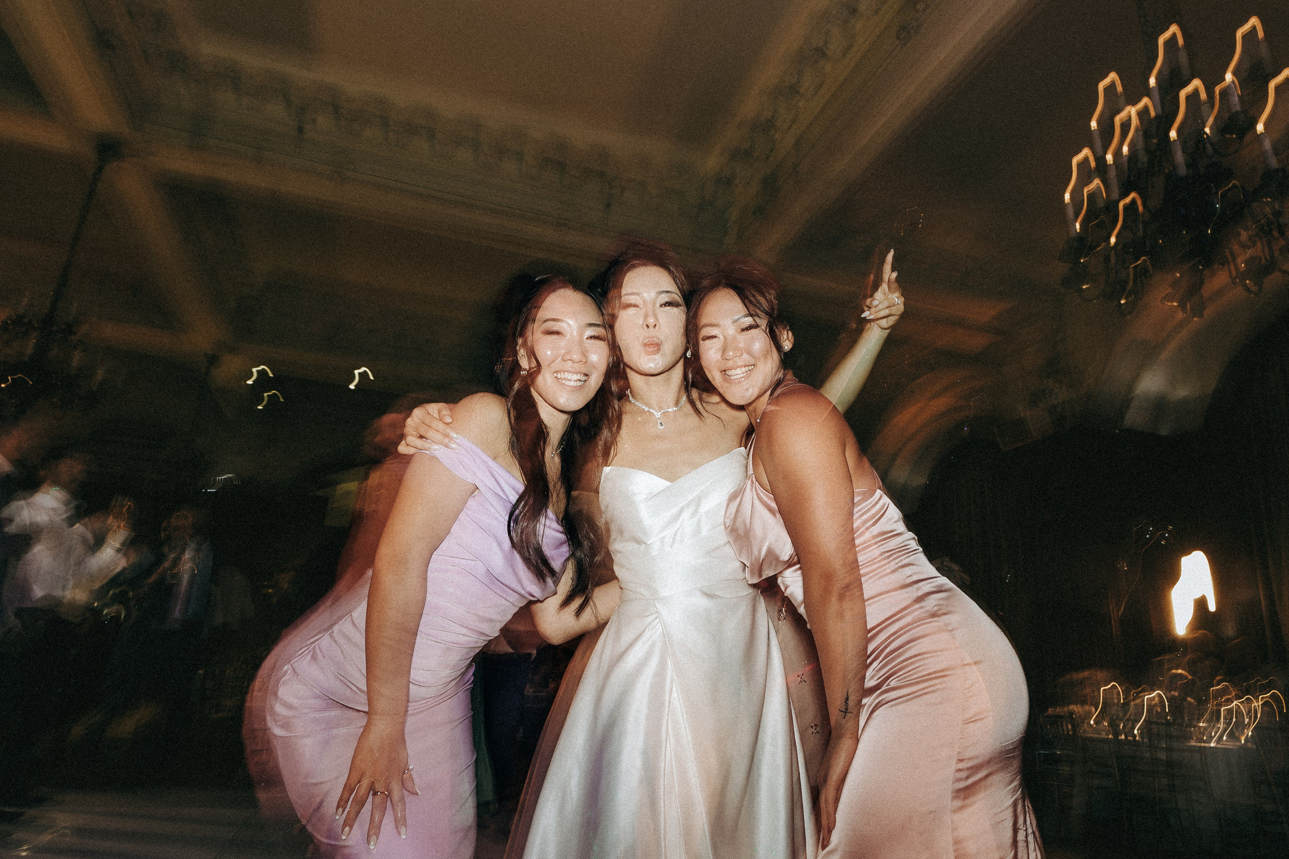 WeddingStory in Vancouver Club. Ivan Skufinsky — wedding and family photographer in Vancouver