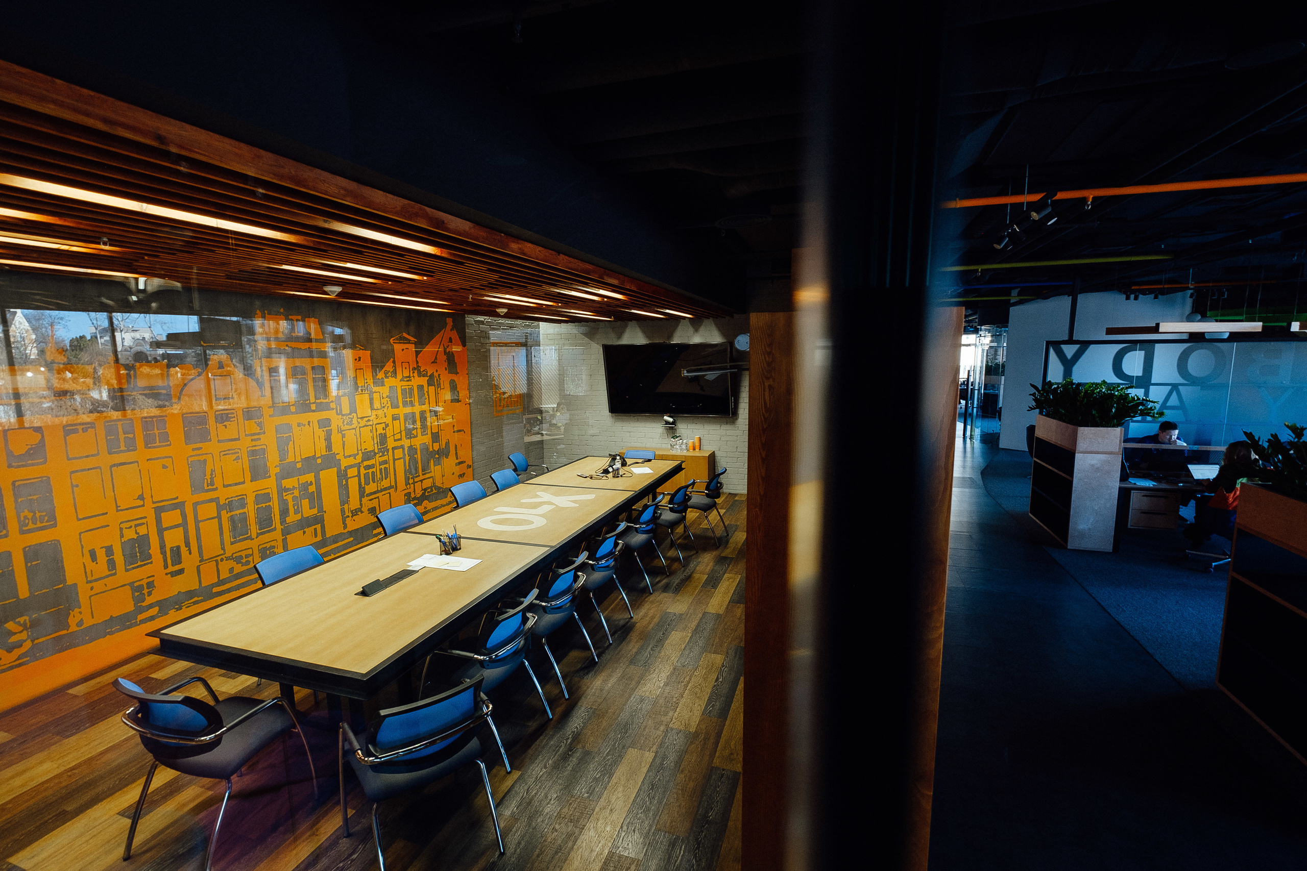 Фотоэкскурсия в компанию OLX. Ivan Skufinsky — wedding and family photographer in Vancouver