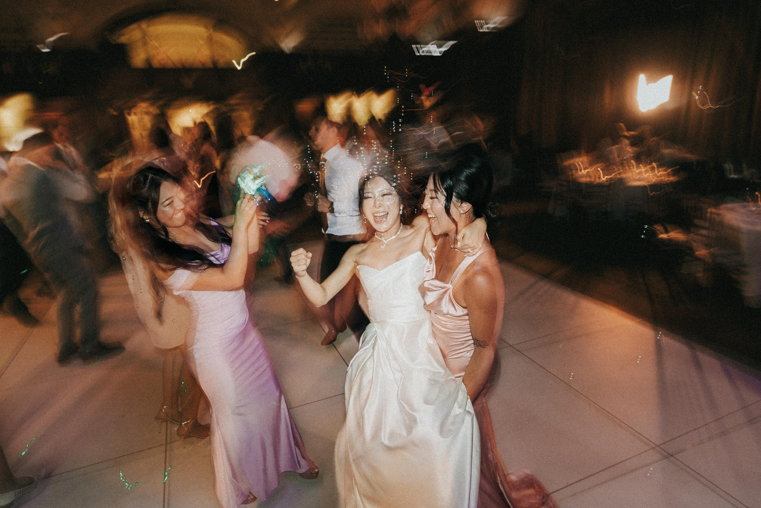 WeddingStory in Vancouver Club. Ivan Skufinsky — wedding and family photographer in Vancouver