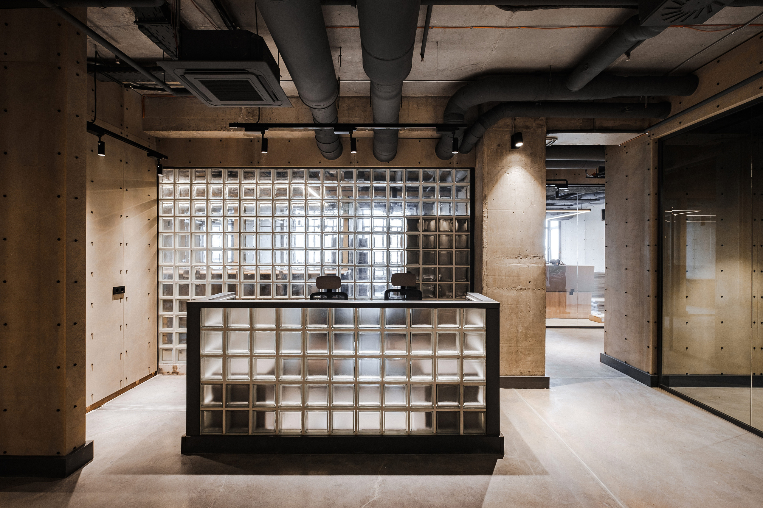 МACNAVI. Ivan Skufinsky — wedding and family photographer in Vancouver