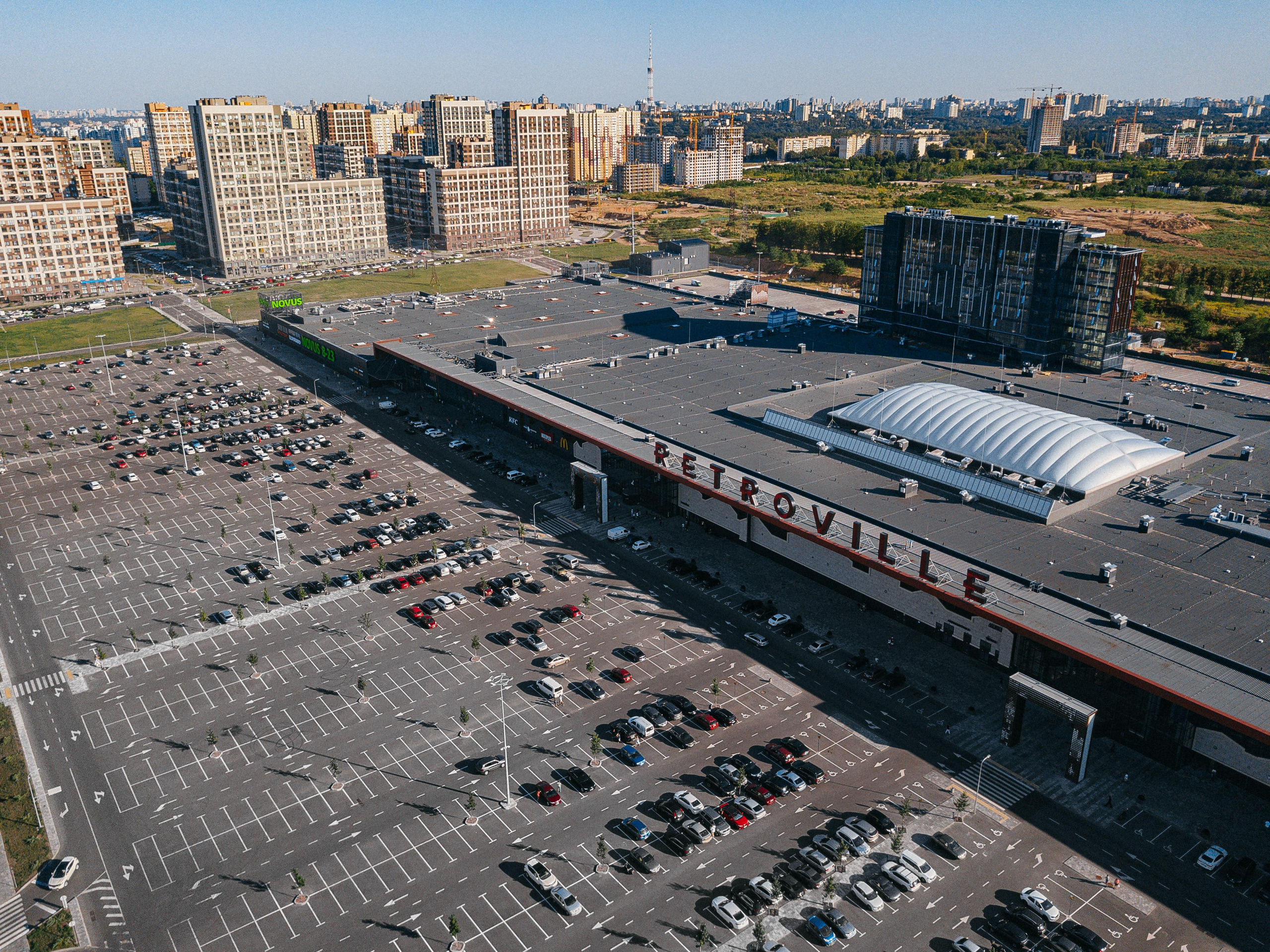 EXTERIER RETROVILLE. Ivan Skufinsky — wedding and family photographer in Vancouver