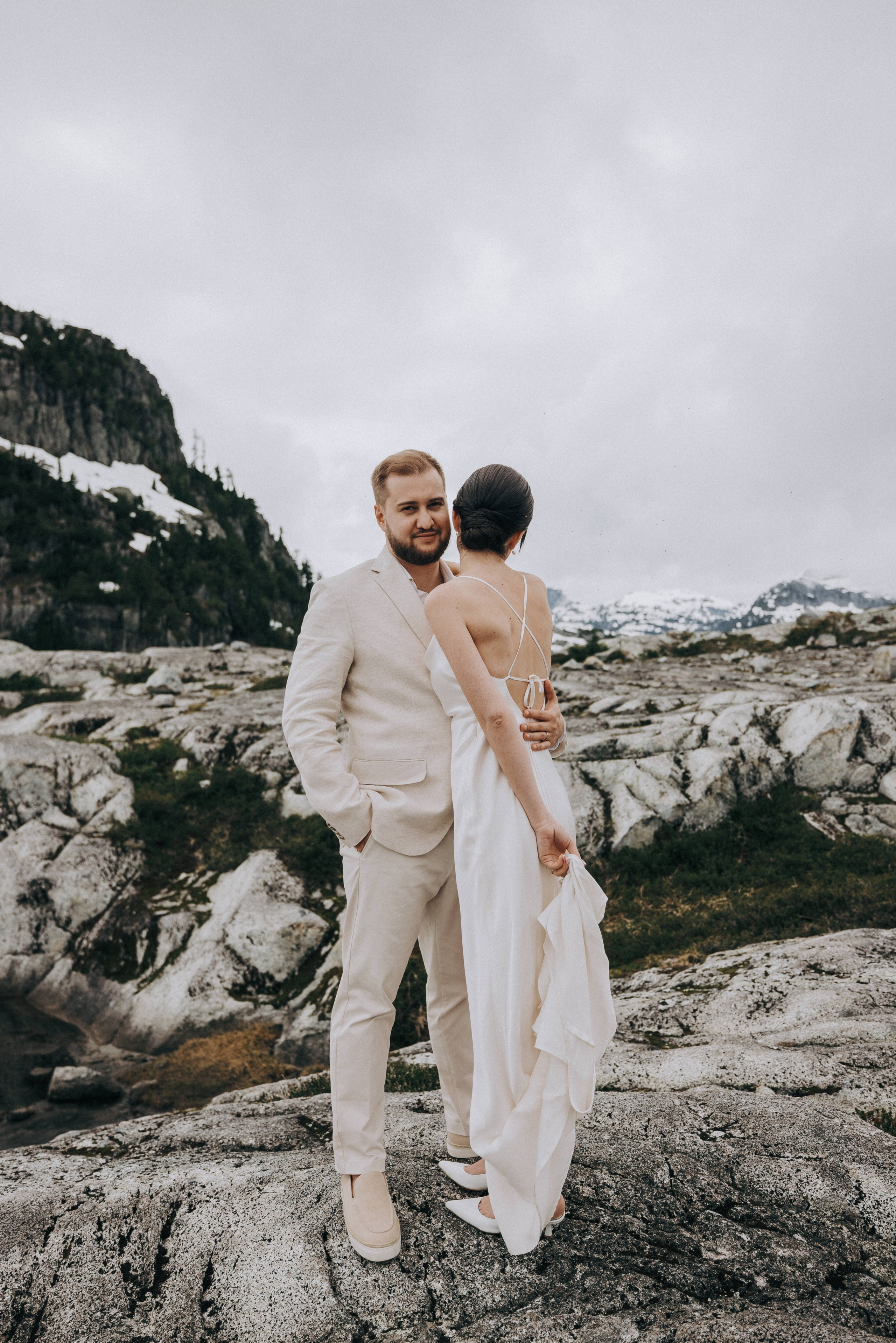 Sky-High Love: Stunning Vancouver Mountain Wedding Shoot by Helicopter. Ivan Skufinsky — wedding and family photographer in Vancouver