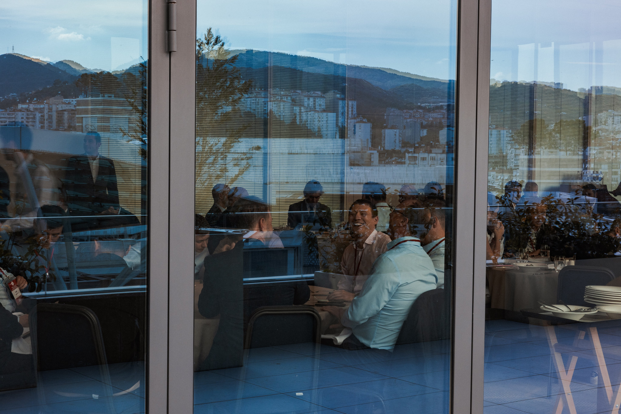 EXECUTIVE RETREAT Izmir Confidence Information Services. Ivan Skufinsky — wedding and family photographer in Vancouver