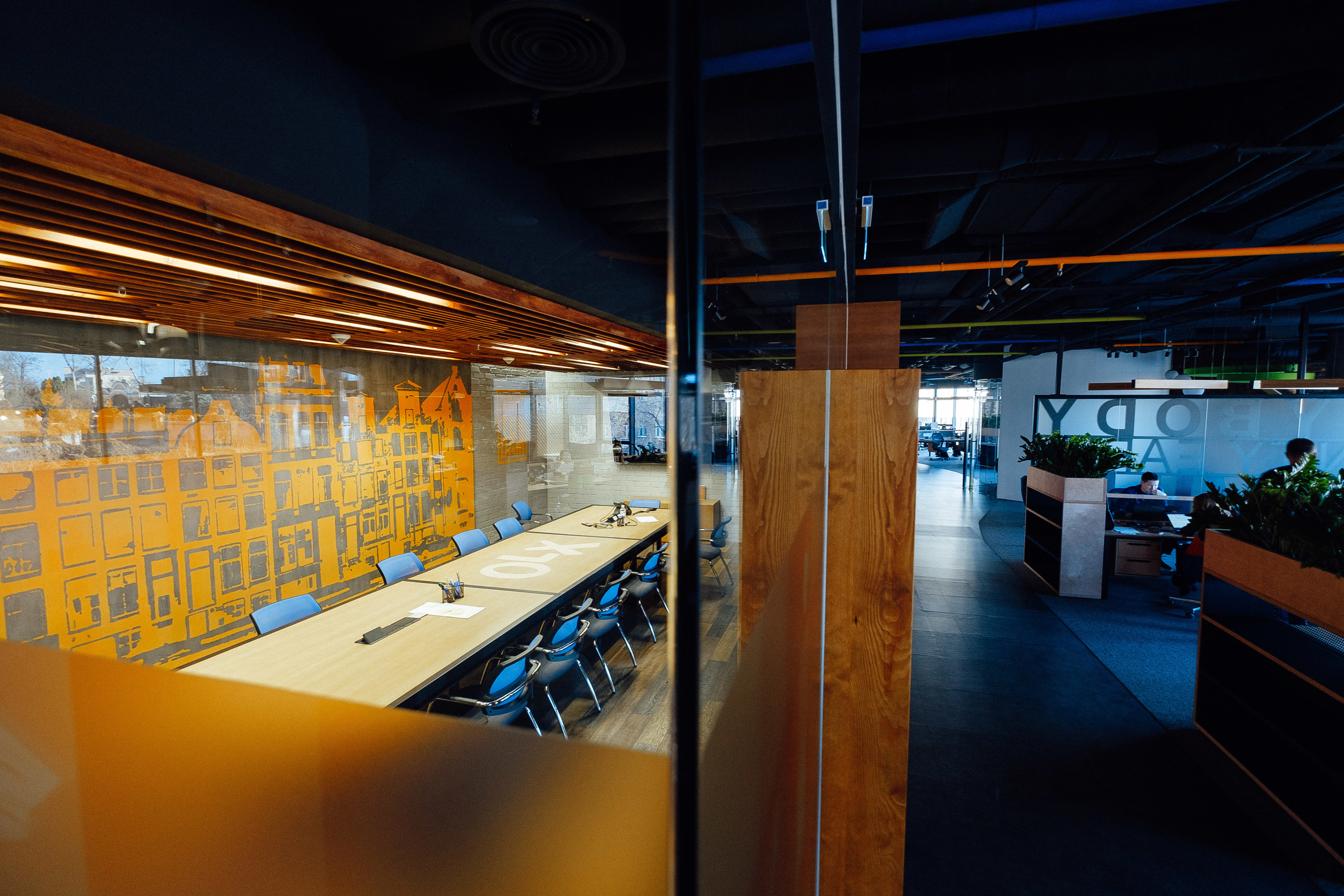 Фотоэкскурсия в компанию OLX. Ivan Skufinsky — wedding and family photographer in Vancouver