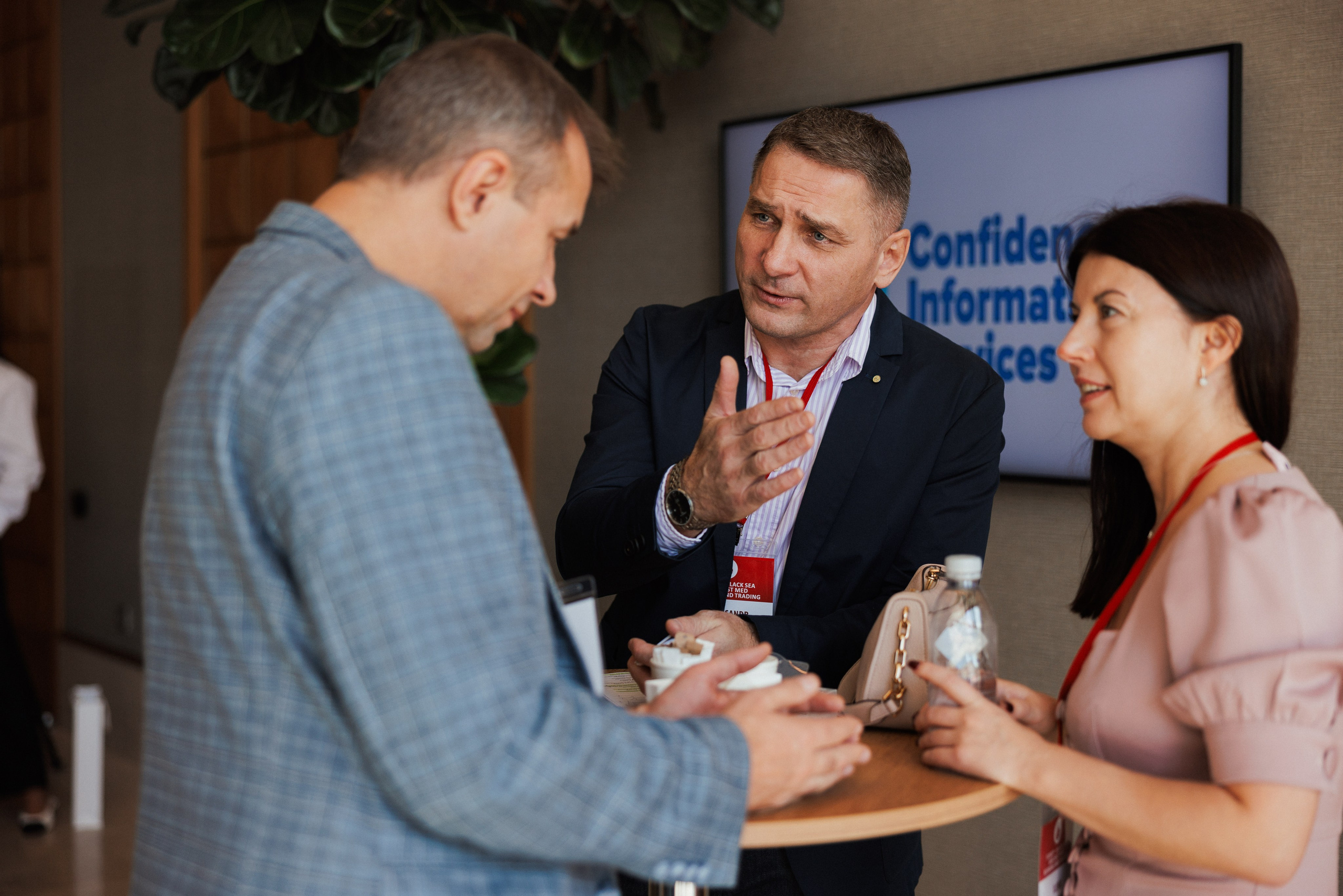 EXECUTIVE RETREAT Izmir Confidence Information Services. Ivan Skufinsky — wedding and family photographer in Vancouver