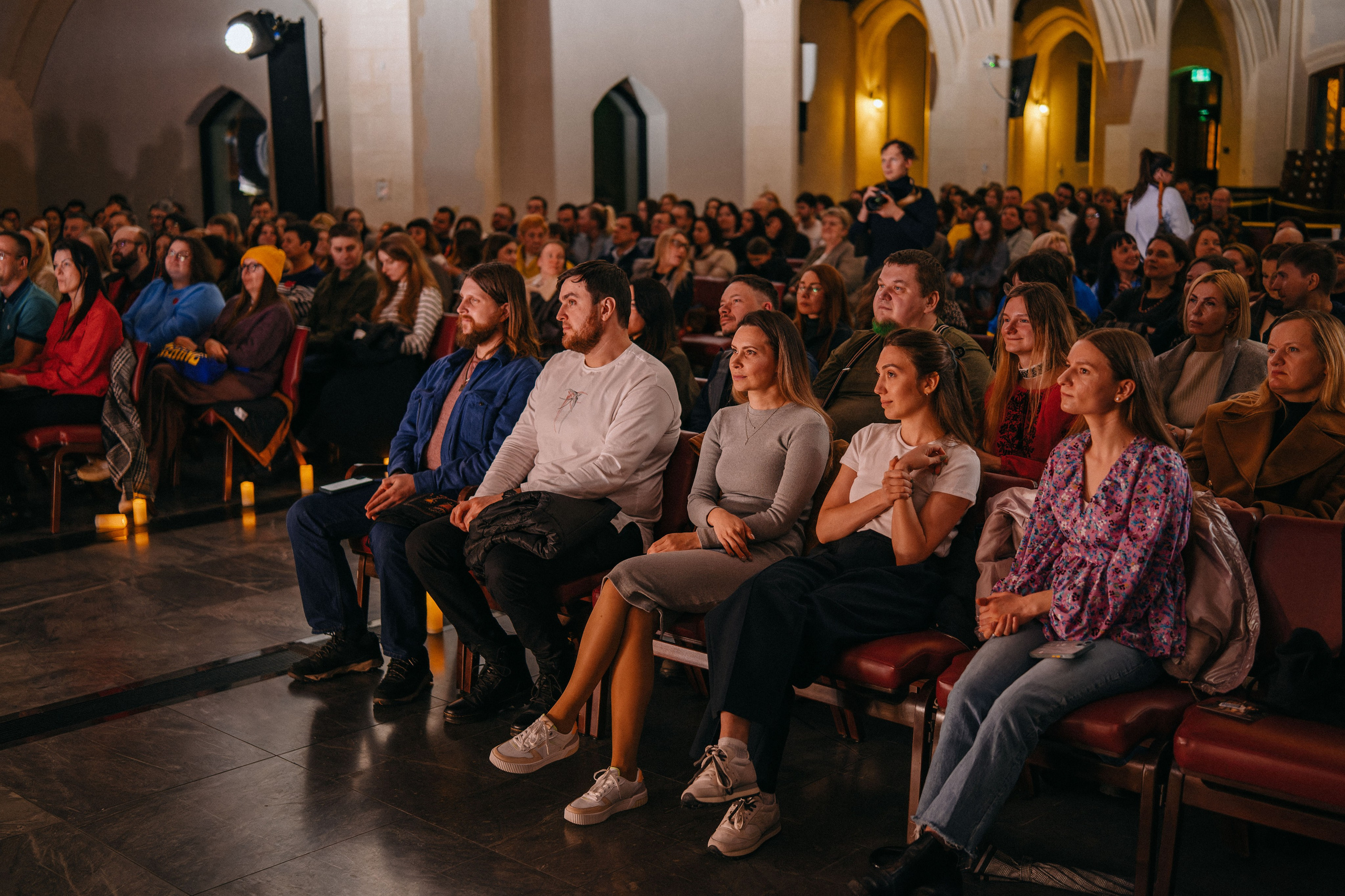 Live concert photography from Vivienne Mort in Vancouver 2025. Ivan Skufinsky — wedding and family photographer in Vancouver