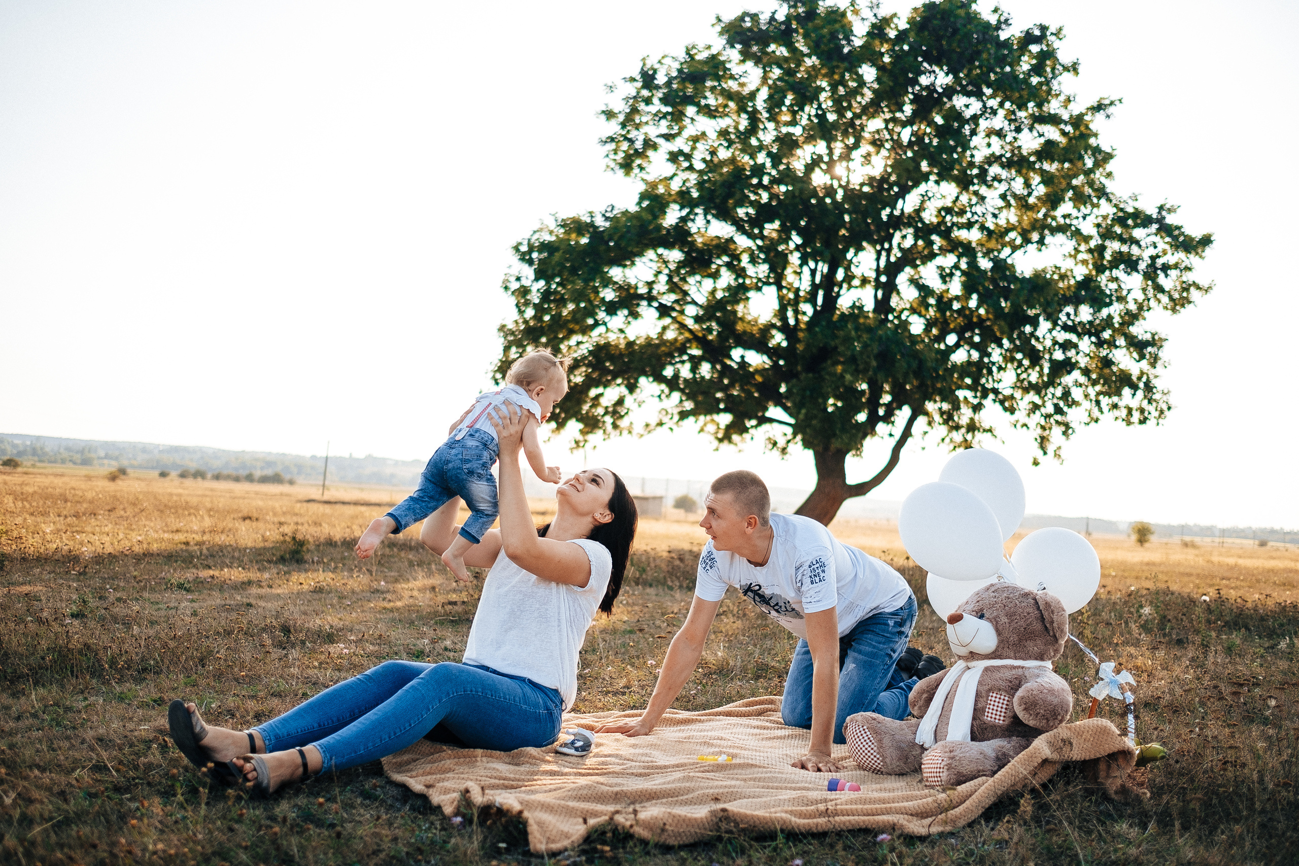 FamilyStory 1year (Lilia Sergey Maria). Ivan Skufinsky — wedding and family photographer in Vancouver