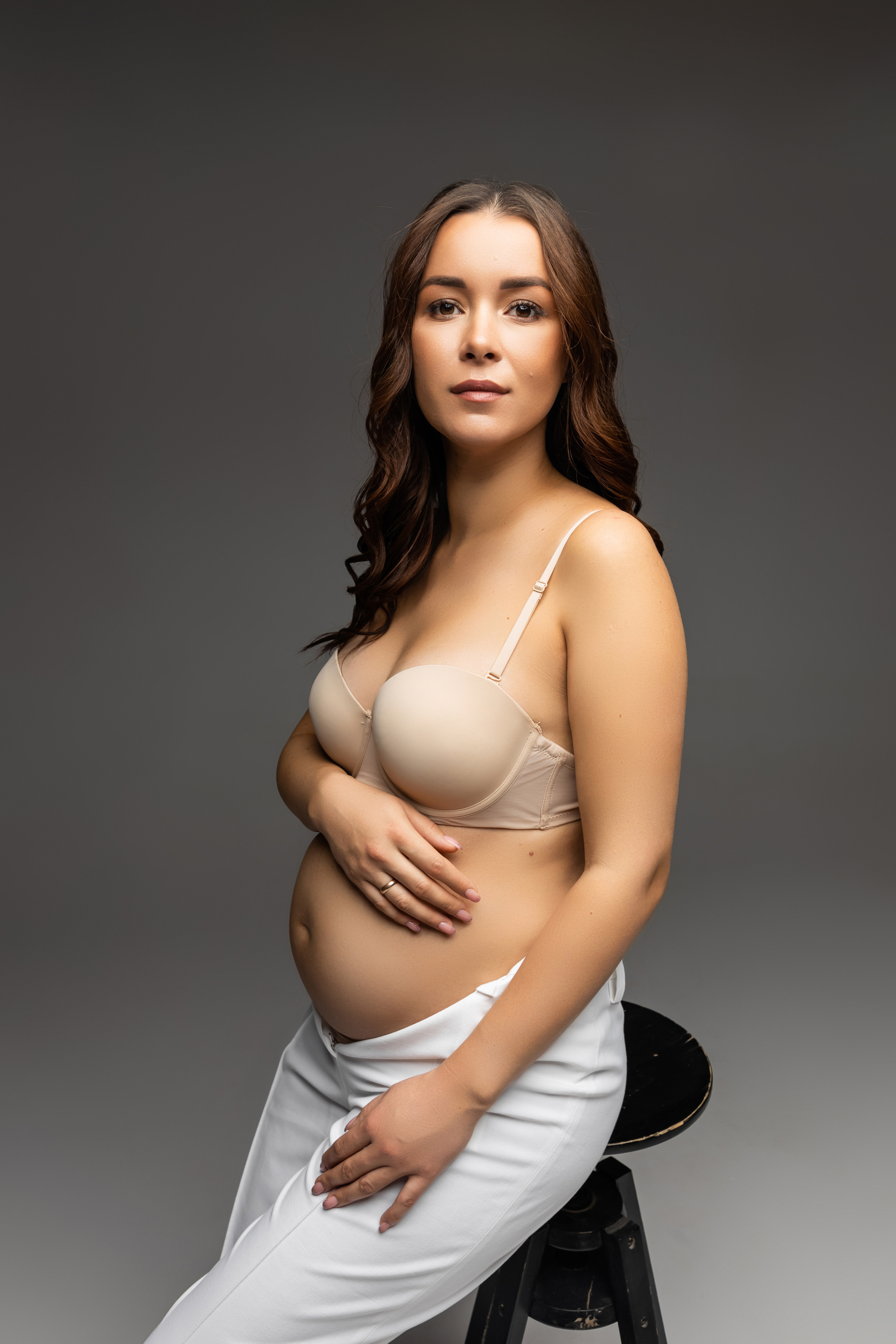 Фотосессия беременности Анастасии Варшава. Стильный Фотограф Роксана Киев | Беременность, женский портрет