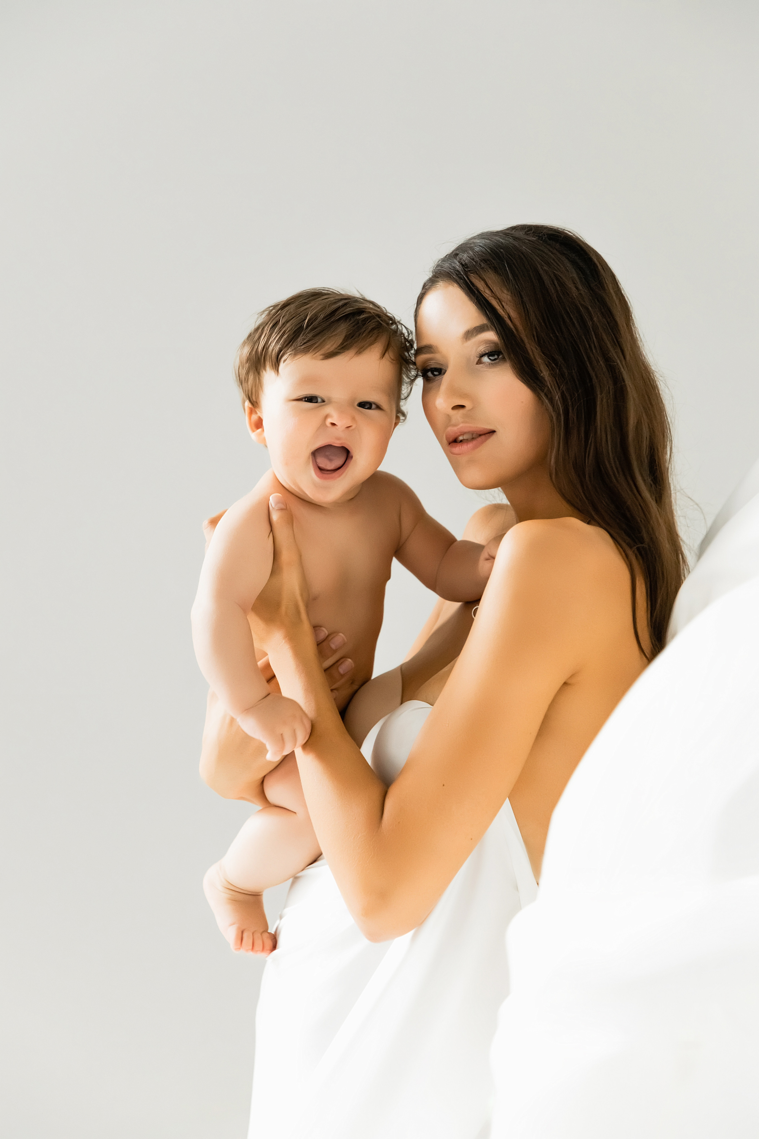 Фотосессия — Мама Карина и малыш. Стильний Фотограф Роксана Київ Варшава| Вагітність, жіночий портрет