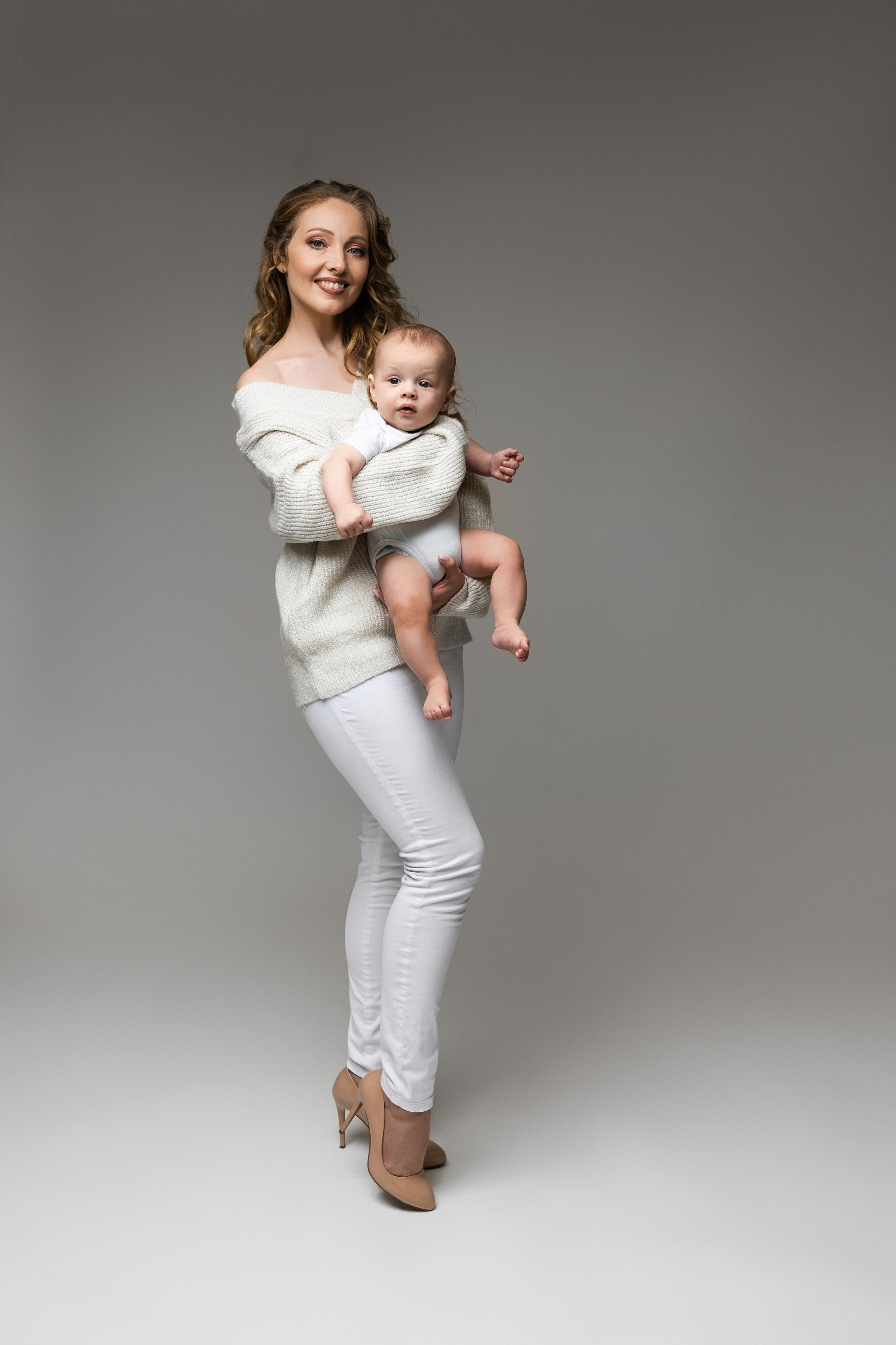 Семейная фотосессия в стиле минимализм Евгении. Стильний Фотограф Роксана Київ Варшава| Вагітність, жіночий портрет