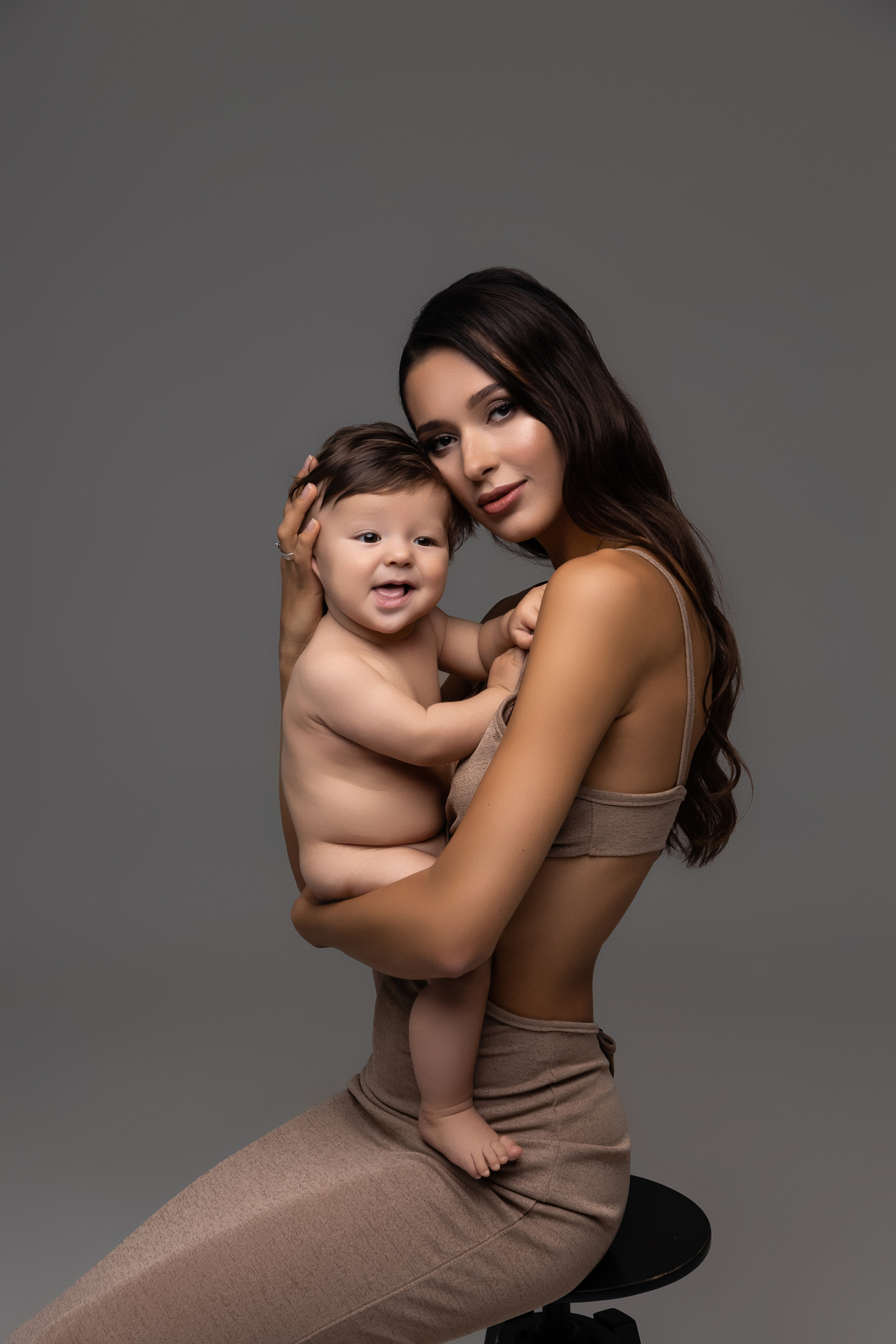 Фотосессия — Мама Карина и малыш. Стильний Фотограф Роксана Київ Варшава| Вагітність, жіночий портрет