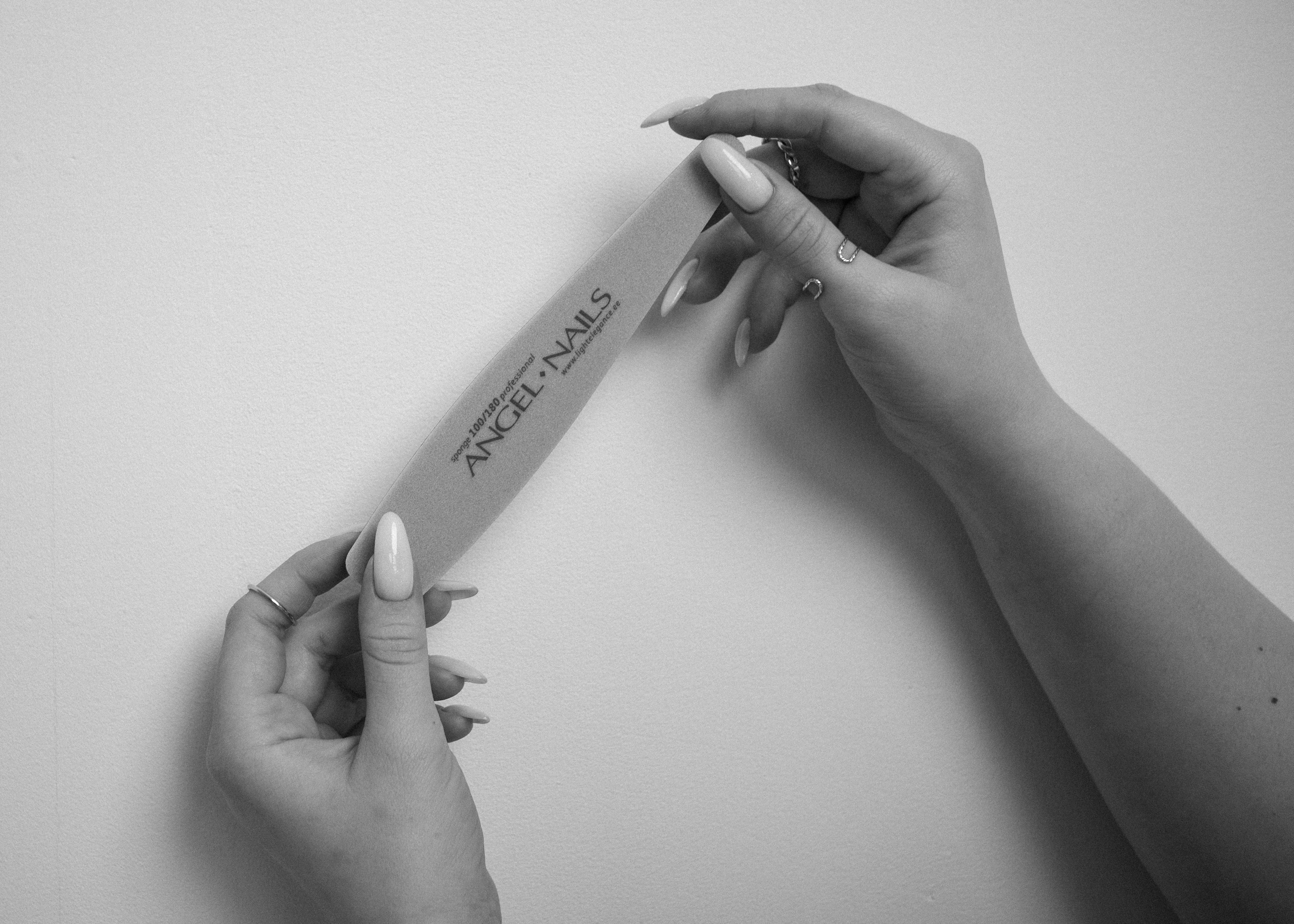 Мастер-маникюра. SMM.RUUM — контент и дизайн для бизнеса и социальных сетей в Таллине