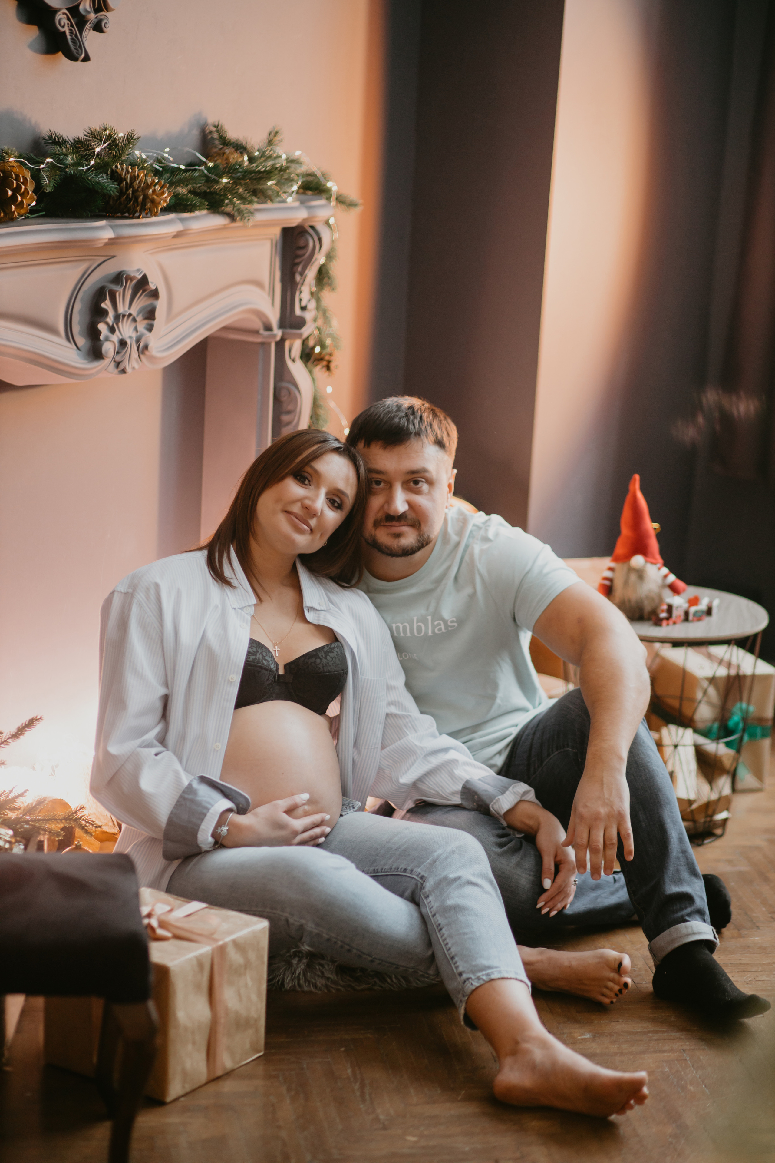 Новорічна зйомка вагітності. Весільний фотограф у Львові Мирон Роксоляна