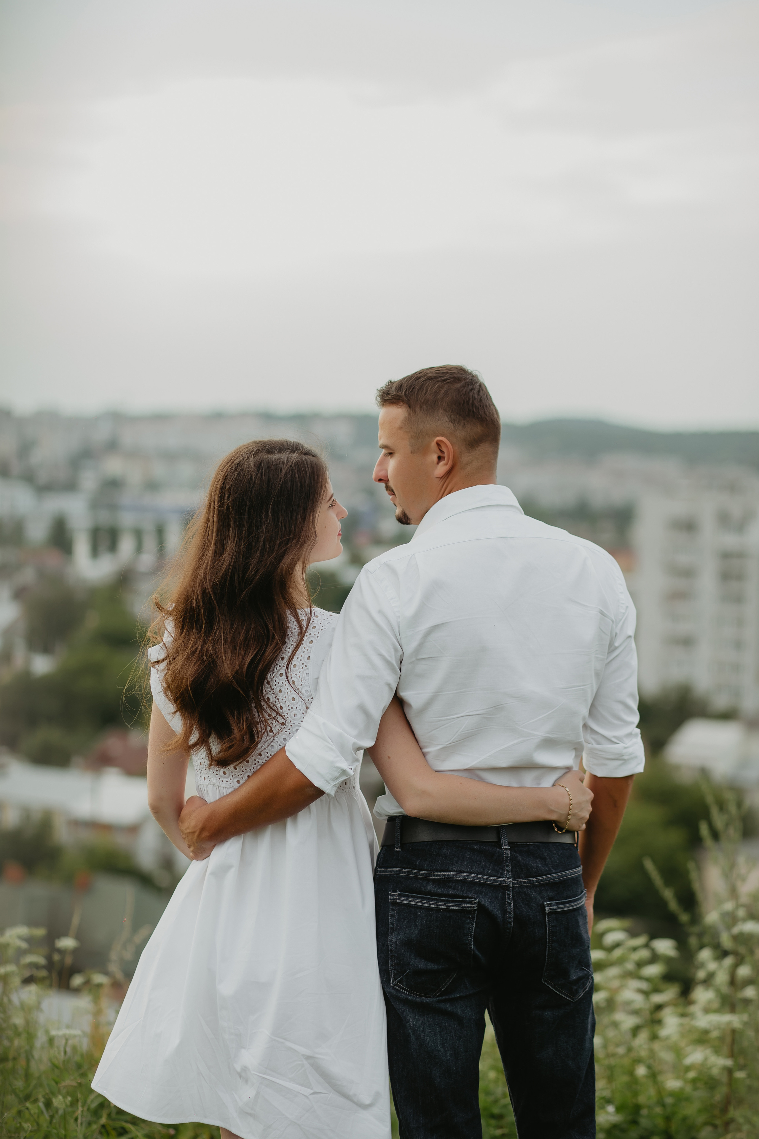 Зйомка вагітності на горі. Весільний фотограф у Львові Мирон Роксоляна