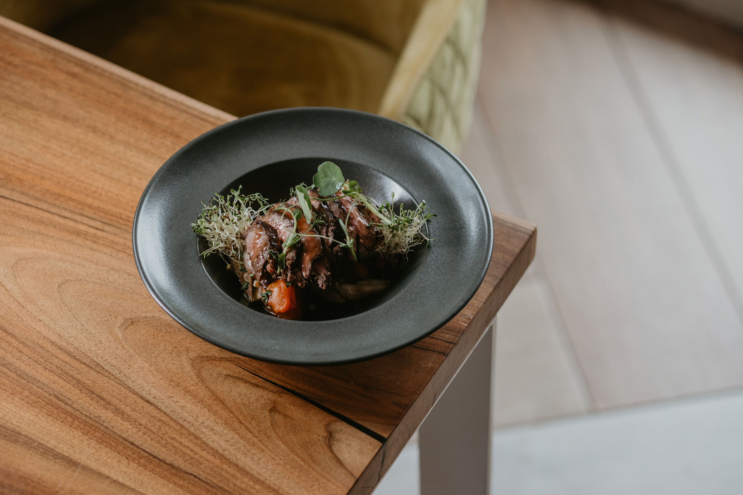 Зйомка меню для ресторану. Весільний фотограф у Львові Мирон Роксоляна