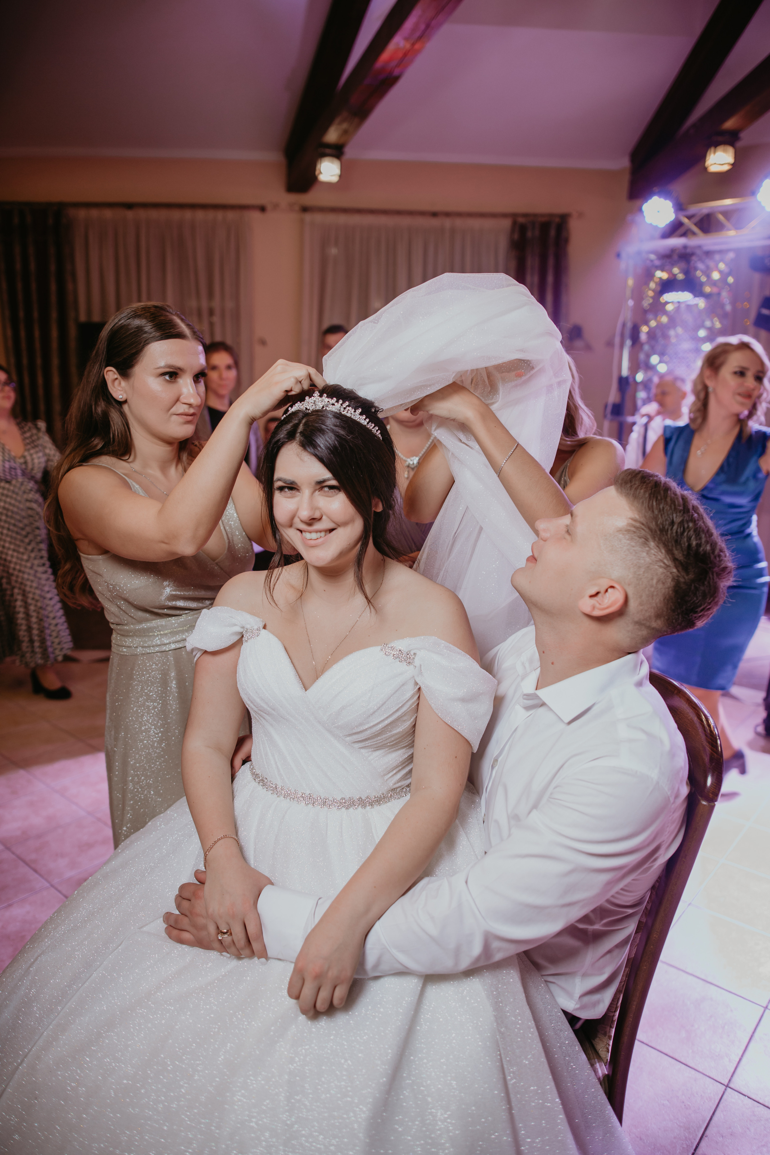 Весільний день Маряни та Володі. Весільний фотограф у Львові Мирон Роксоляна