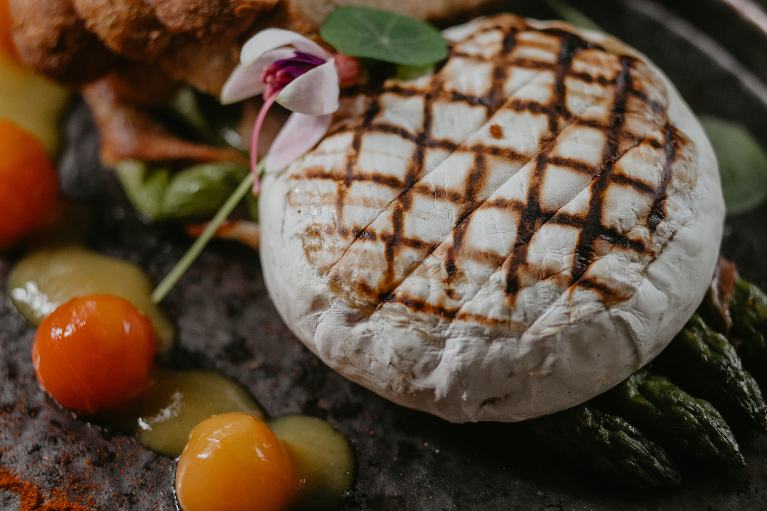 Зйомка меню для ресторану. Весільний фотограф у Львові Мирон Роксоляна