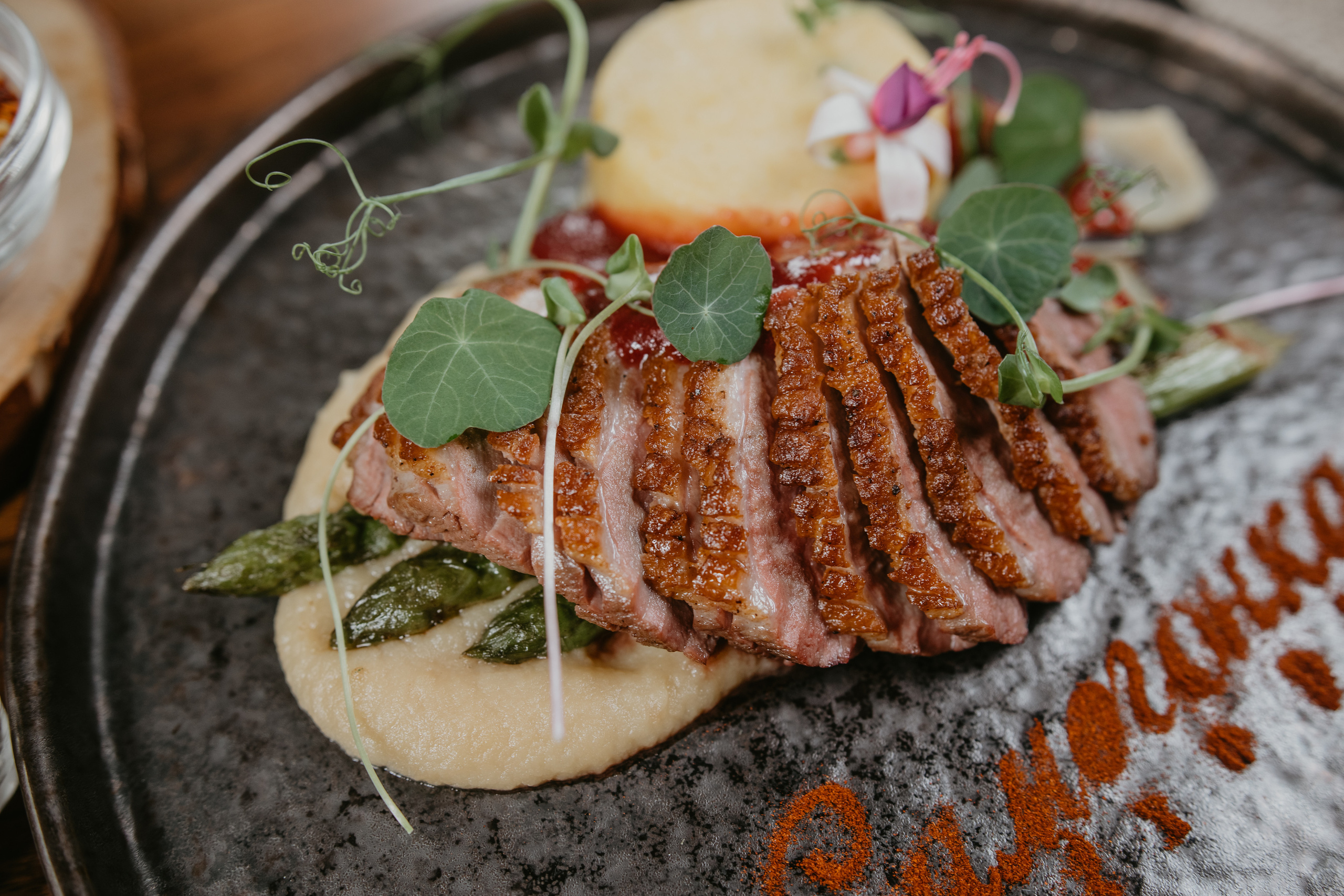 Зйомка меню для ресторану. Весільний фотограф у Львові Мирон Роксоляна