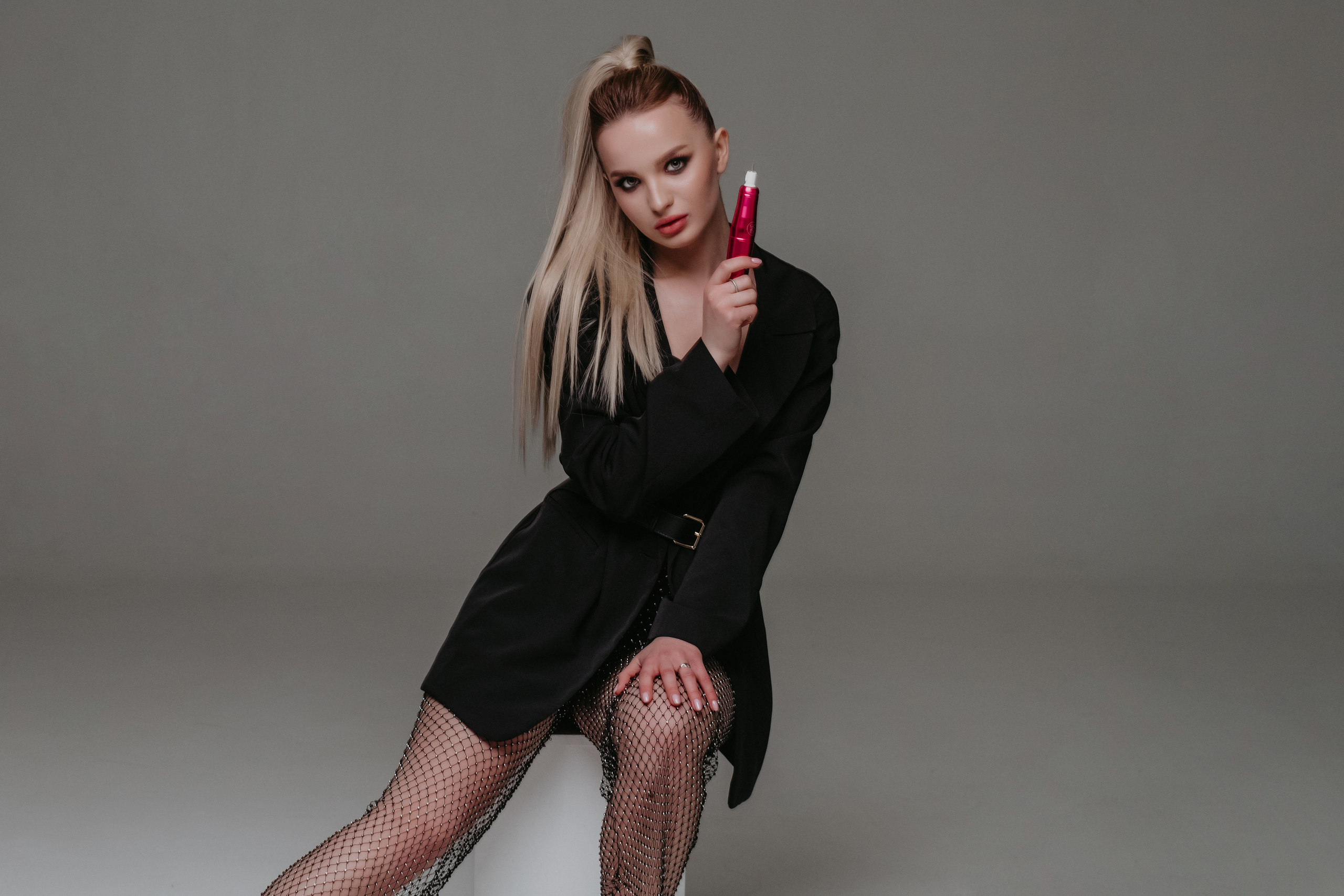 Зйомка майстра перманентного татуажу. Весільний фотограф у Львові Мирон Роксоляна