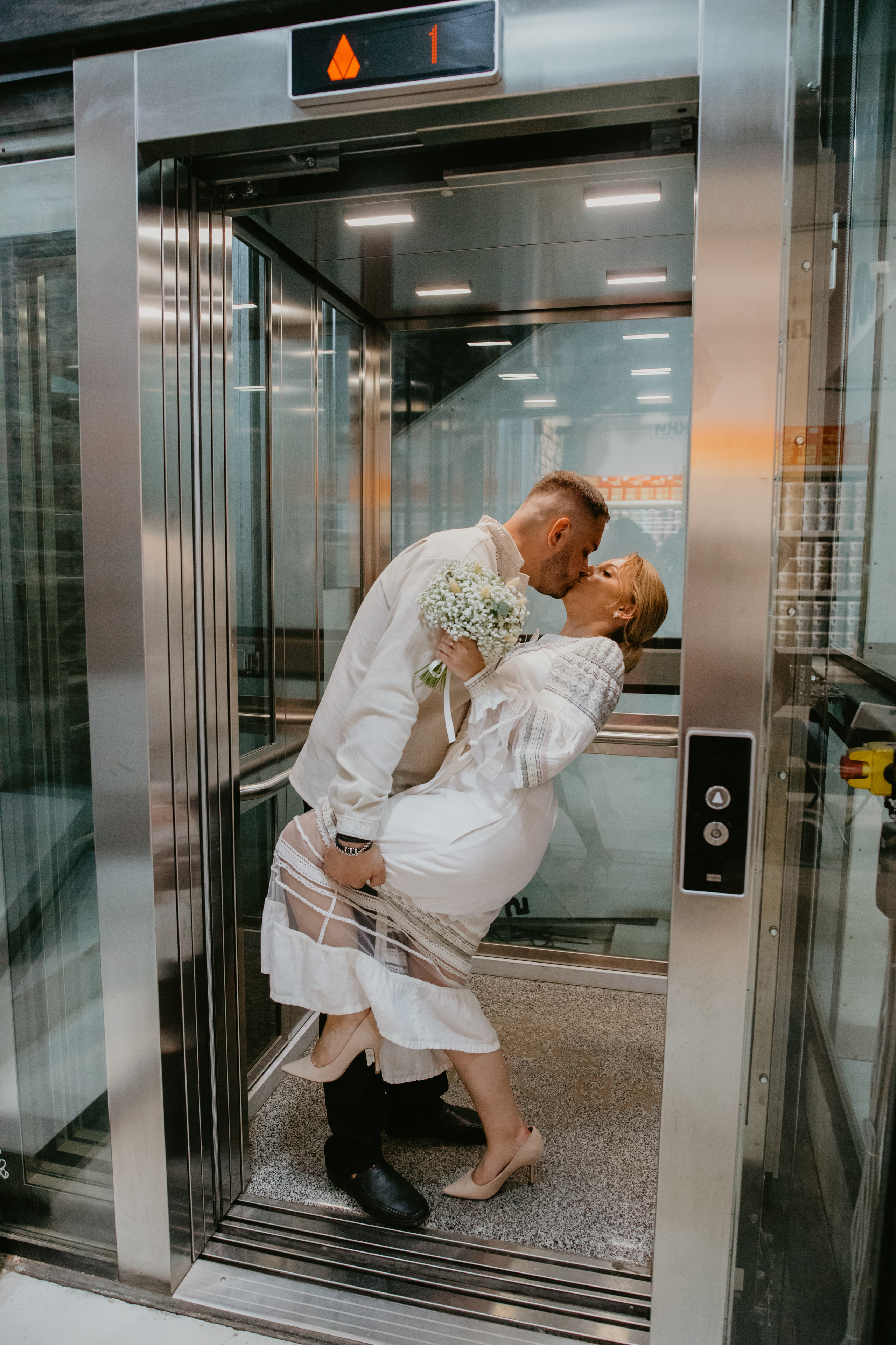 Розпис Марта і Сергій. Весільний фотограф у Львові Мирон Роксоляна