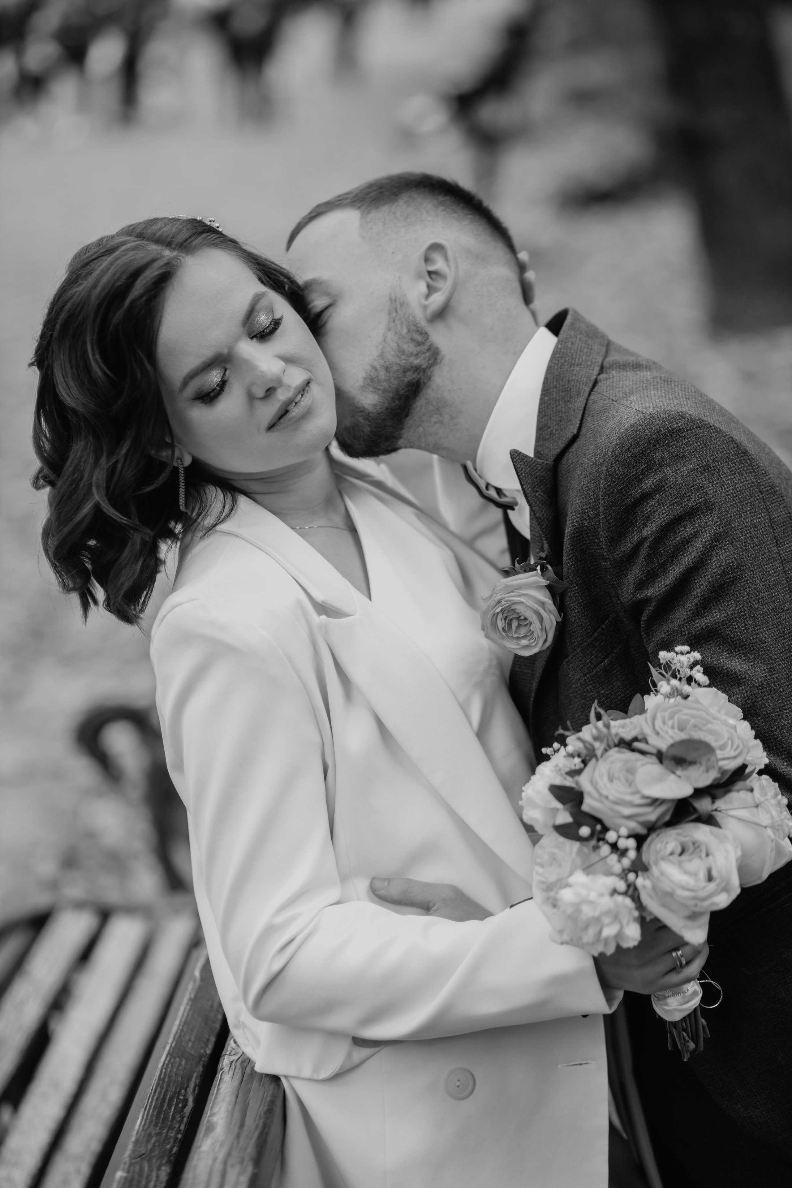 Розпис Уляна і Олег. Весільний фотограф у Львові Мирон Роксоляна