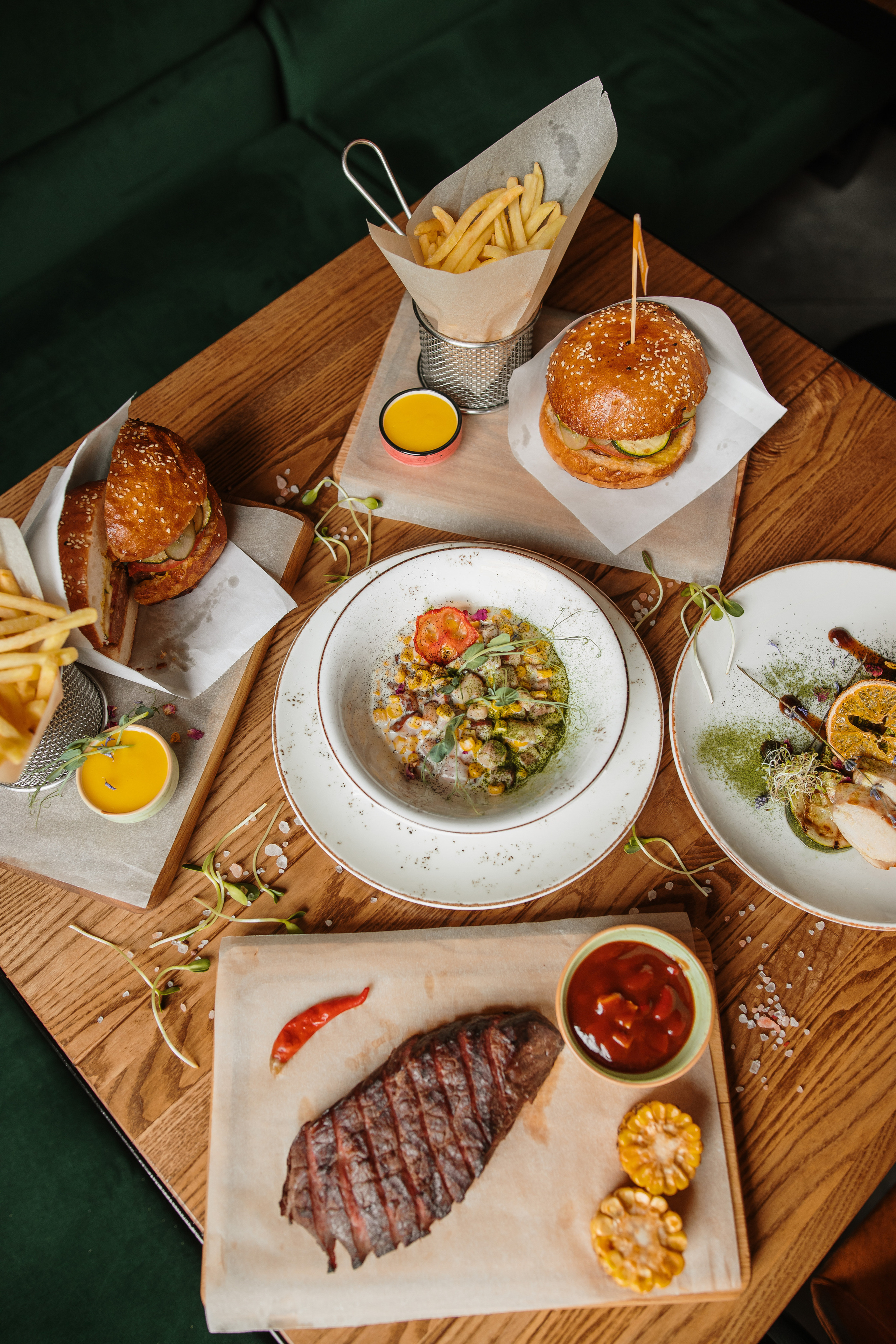 Зйомка меню. Весільний фотограф у Львові Мирон Роксоляна