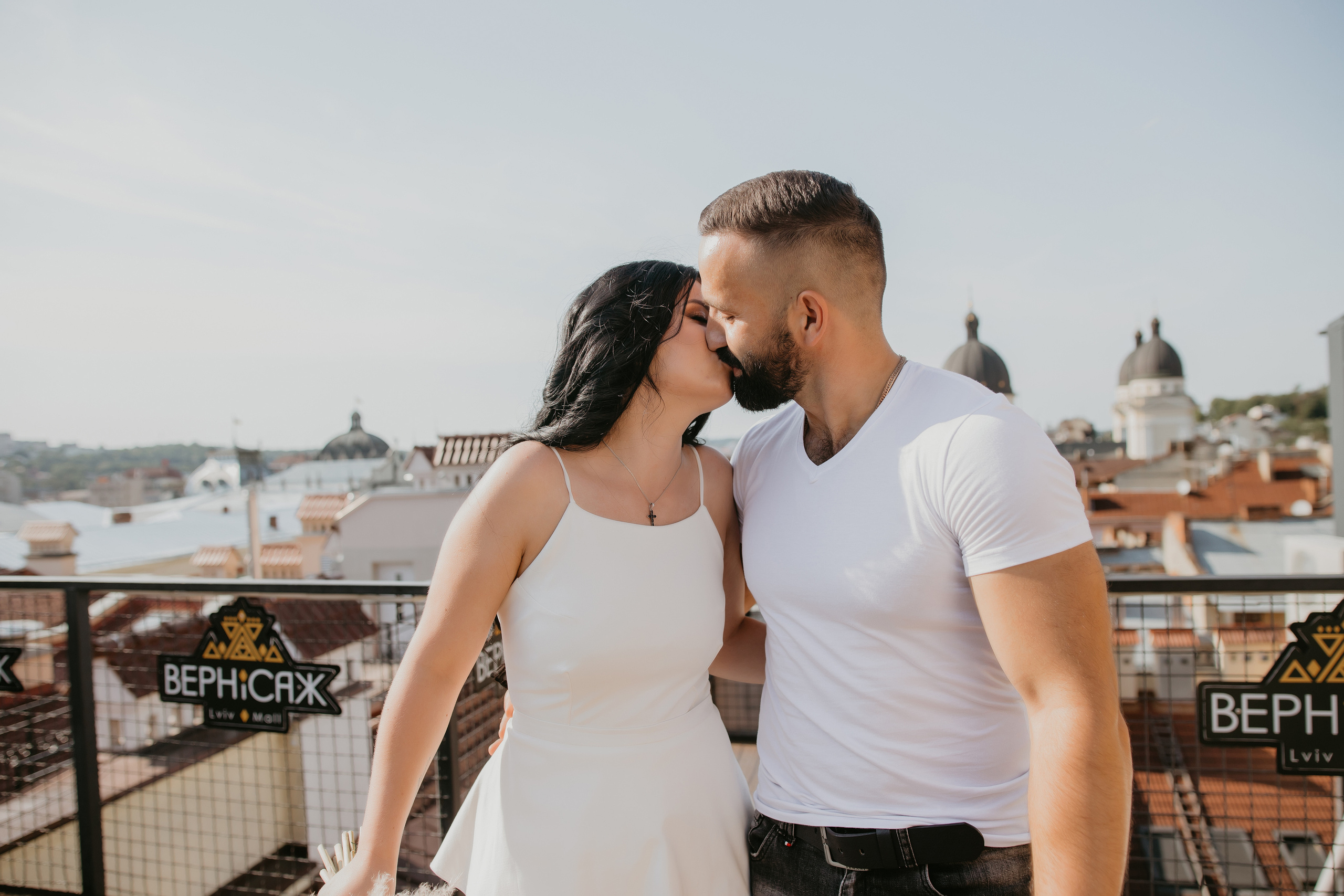 Розпис Леонід і Соломія. Весільний фотограф у Львові Мирон Роксоляна