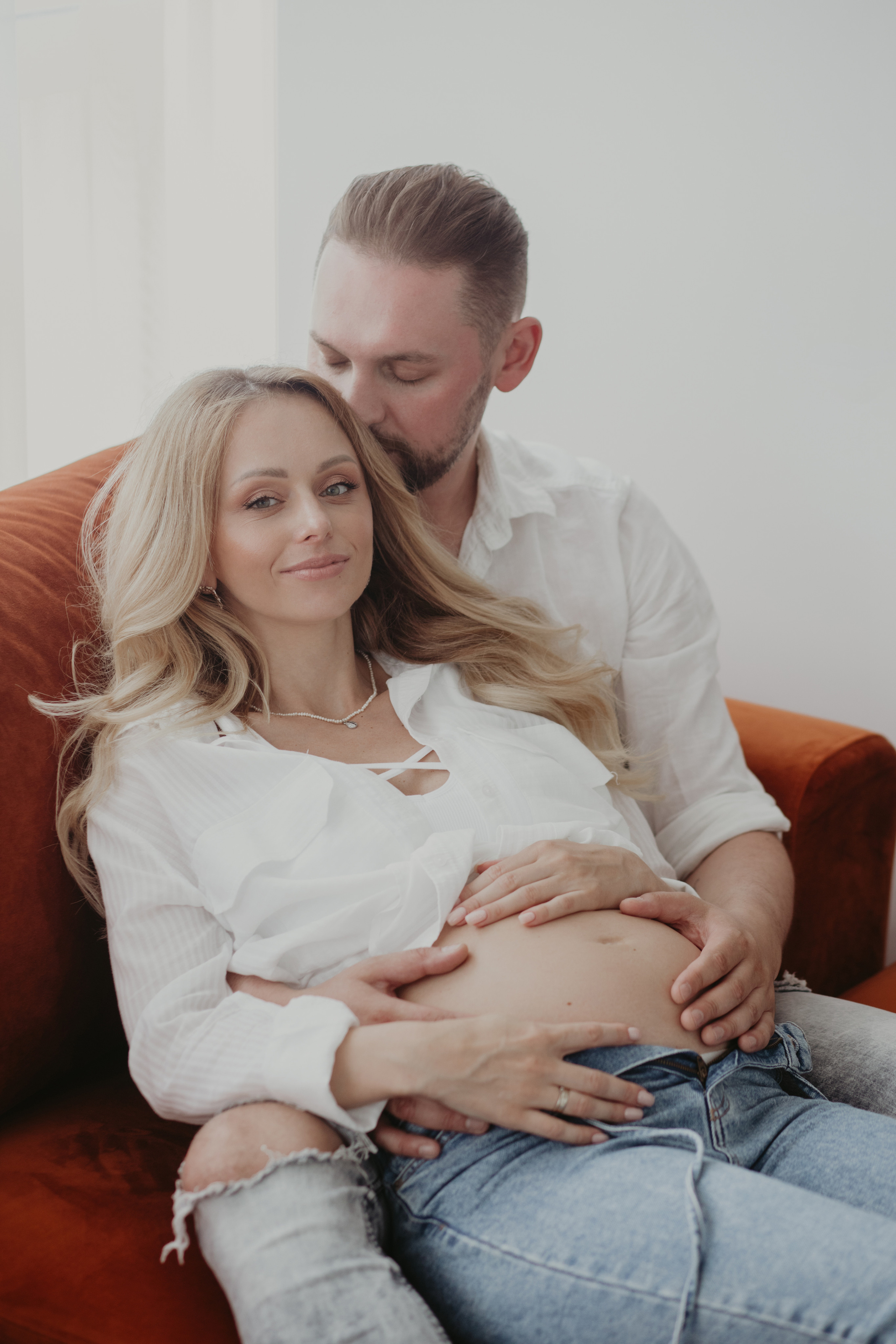 Домашня зйомка вагітності. Весільний фотограф у Львові Мирон Роксоляна