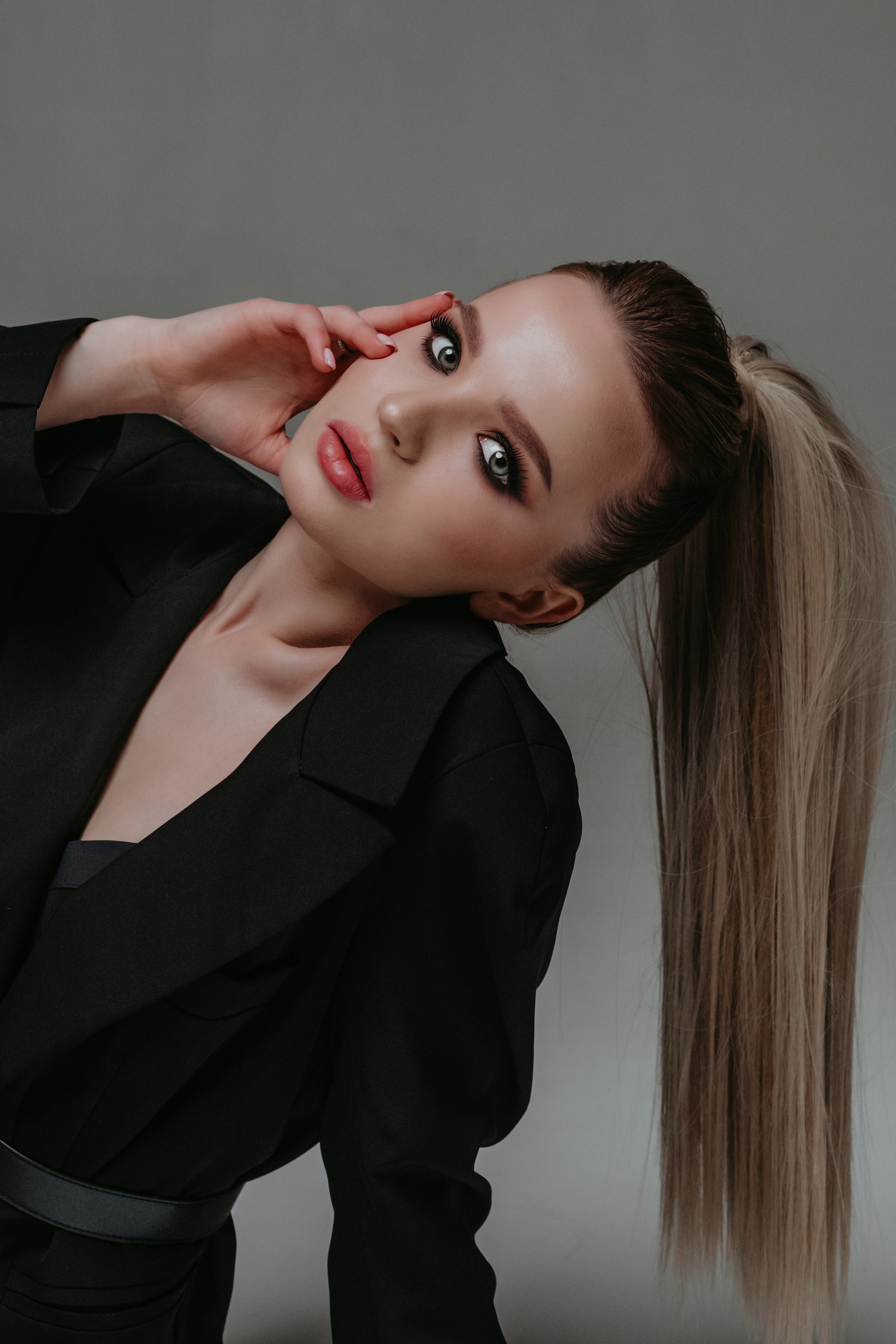 Зйомка майстра перманентного татуажу. Весільний фотограф у Львові Мирон Роксоляна