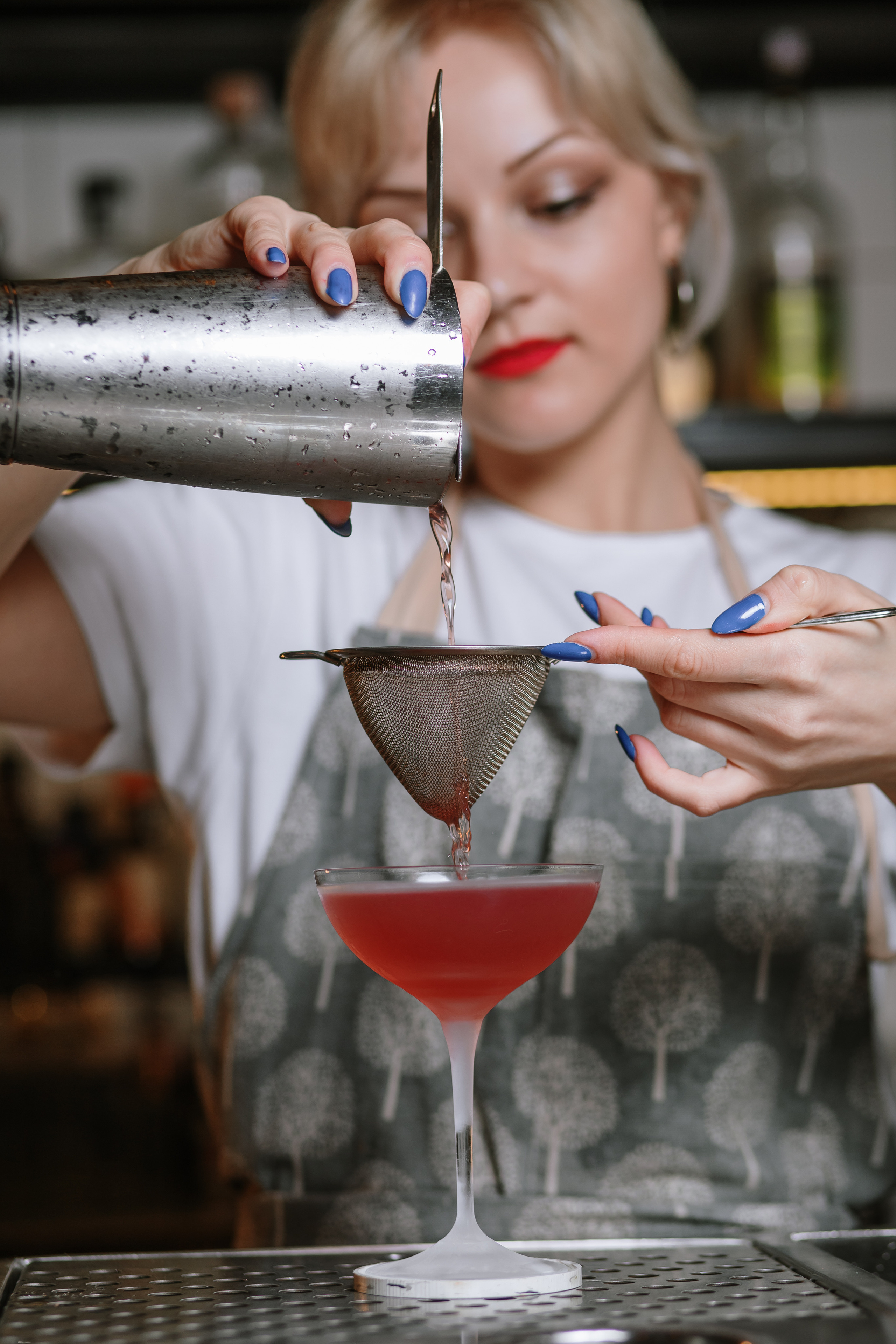 Бармен зйомка №1. Весільний фотограф у Львові Мирон Роксоляна