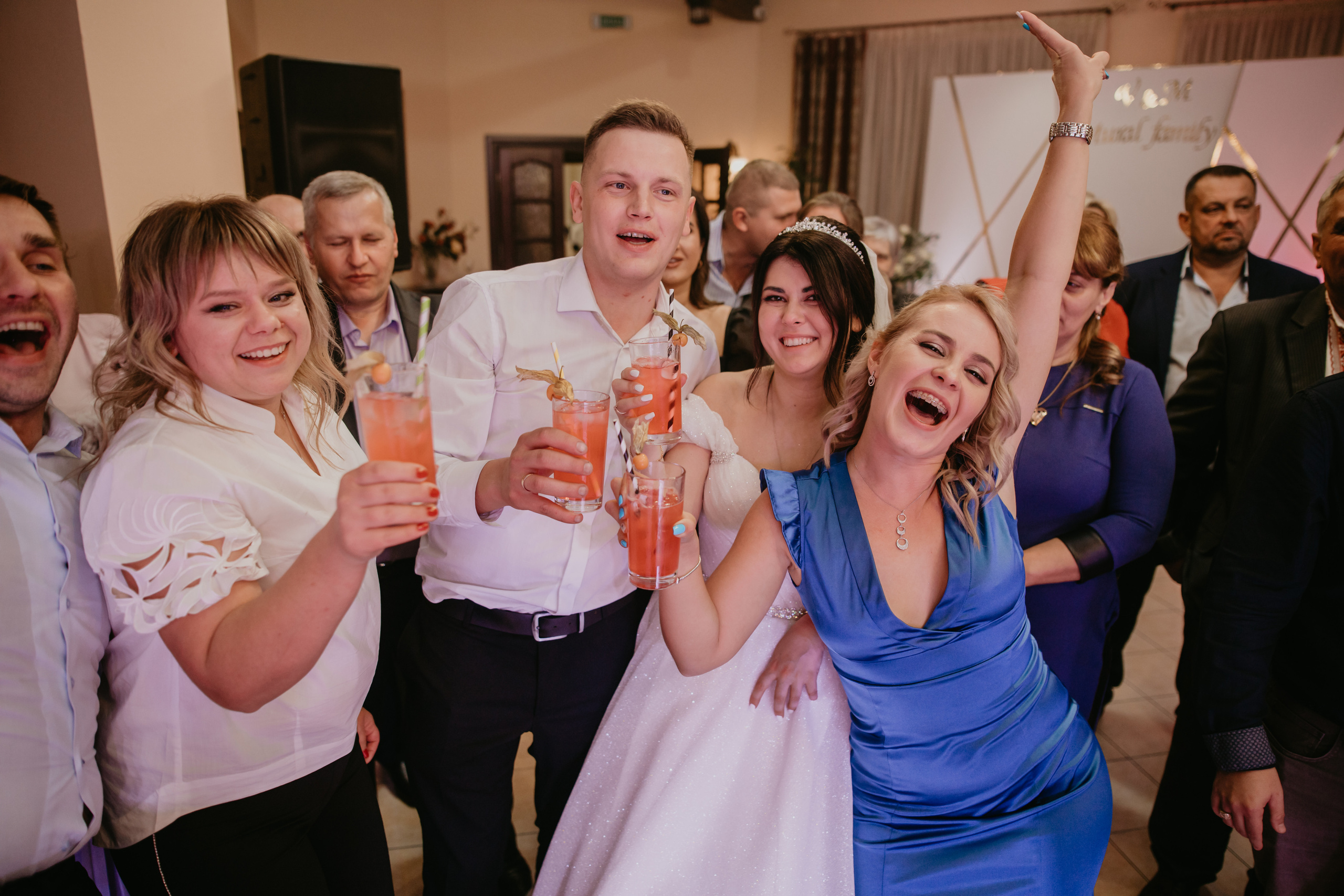 Весільний день Маряни та Володі. Весільний фотограф у Львові Мирон Роксоляна