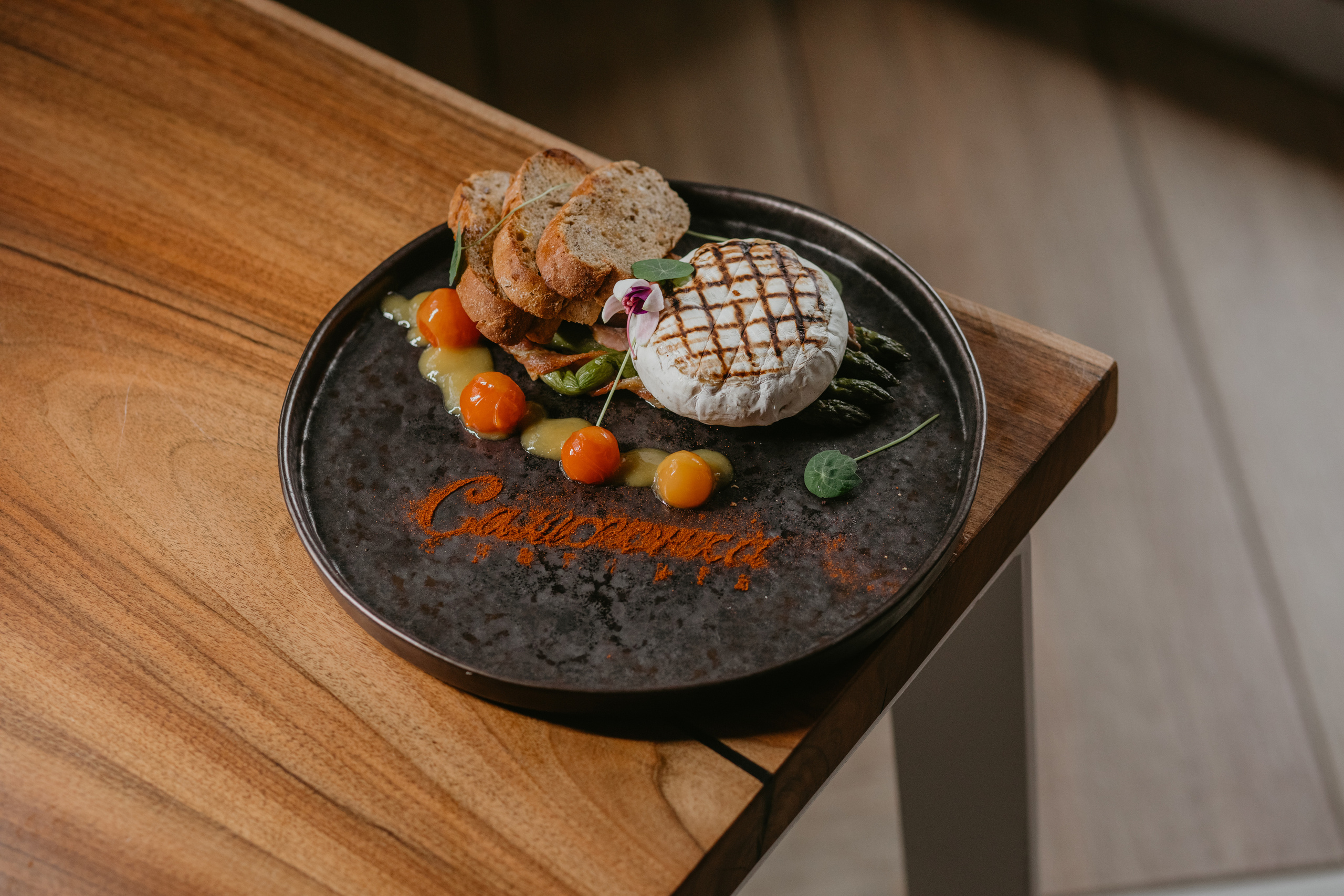 Зйомка меню для ресторану. Весільний фотограф у Львові Мирон Роксоляна