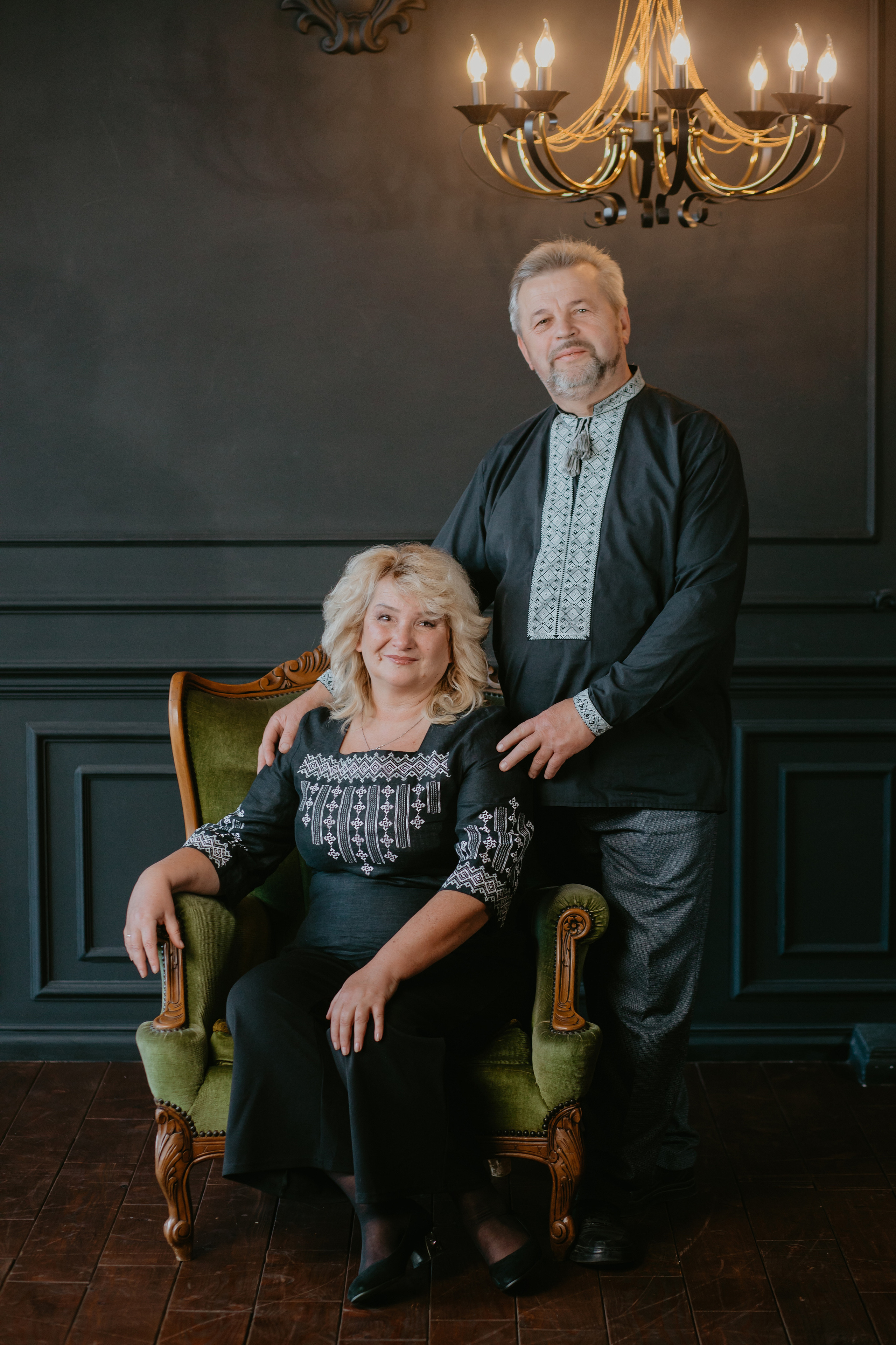 Сімейна зйомка у студії. Весільний фотограф у Львові Мирон Роксоляна