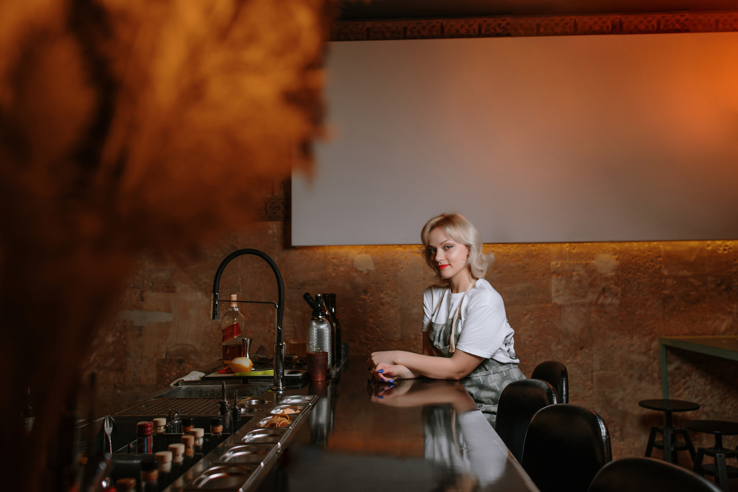 Бармен зйомка №1. Весільний фотограф у Львові Мирон Роксоляна