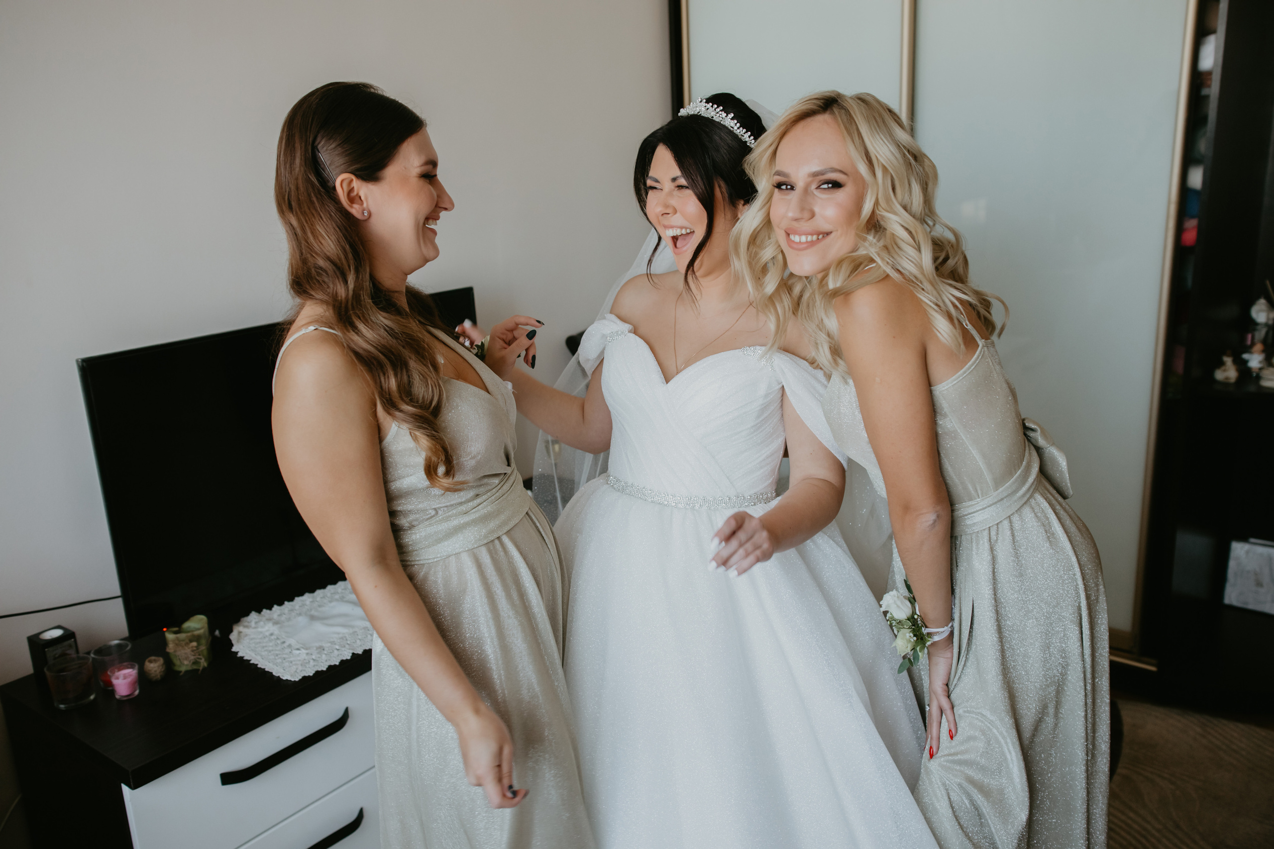 Весільний день Маряни та Володі. Весільний фотограф у Львові Мирон Роксоляна