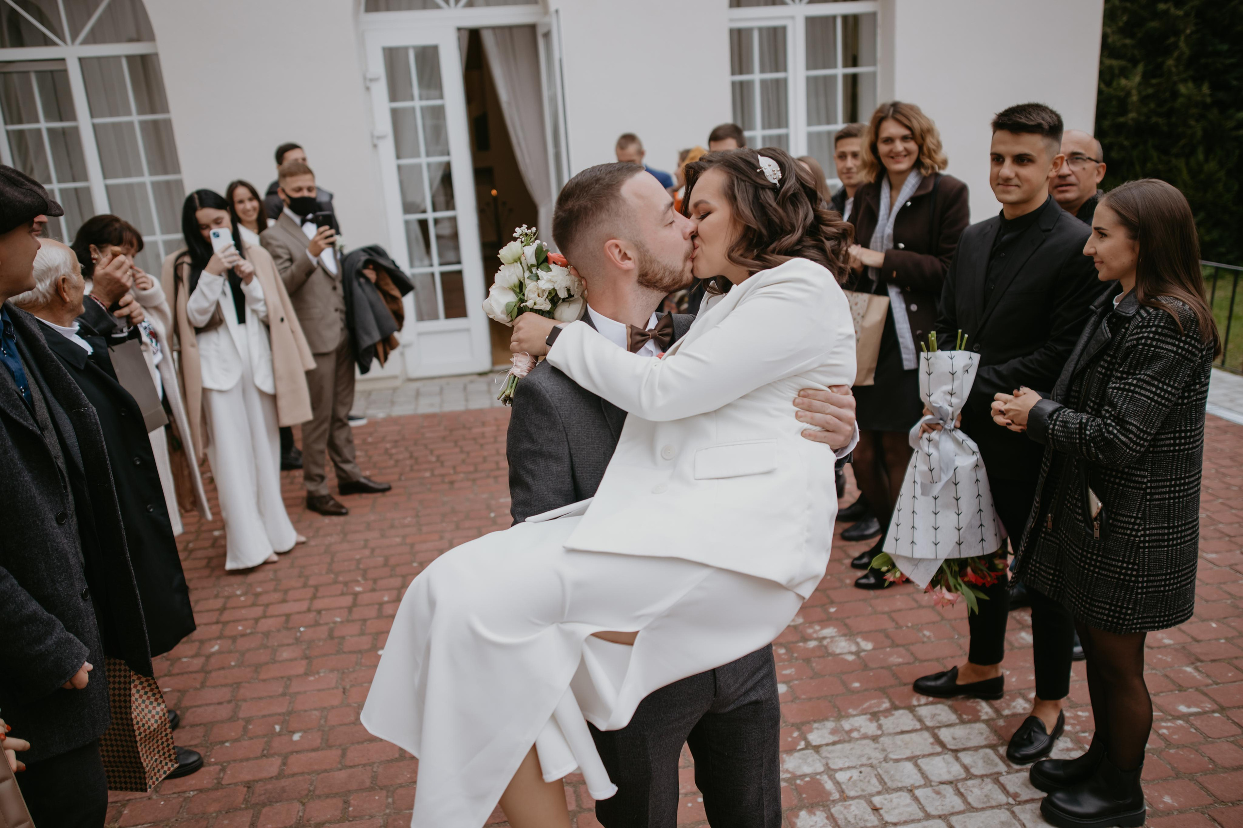 Розпис Уляна і Олег. Весільний фотограф у Львові Мирон Роксоляна