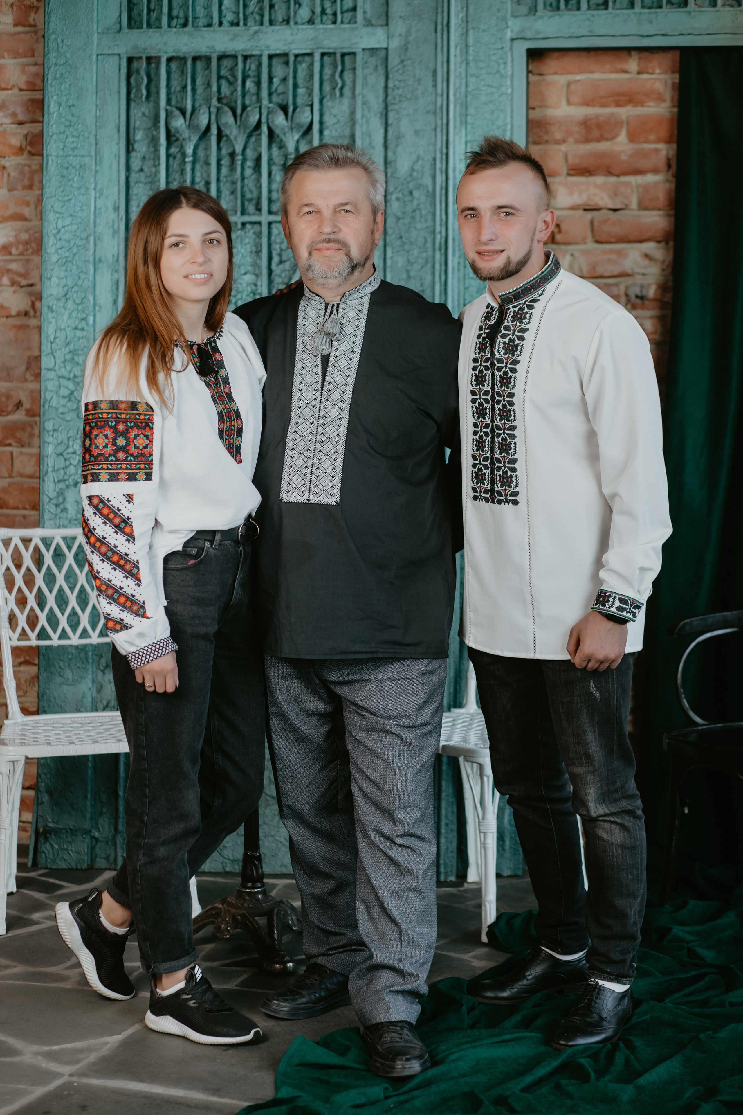 Сімейна зйомка у студії. Весільний фотограф у Львові Мирон Роксоляна