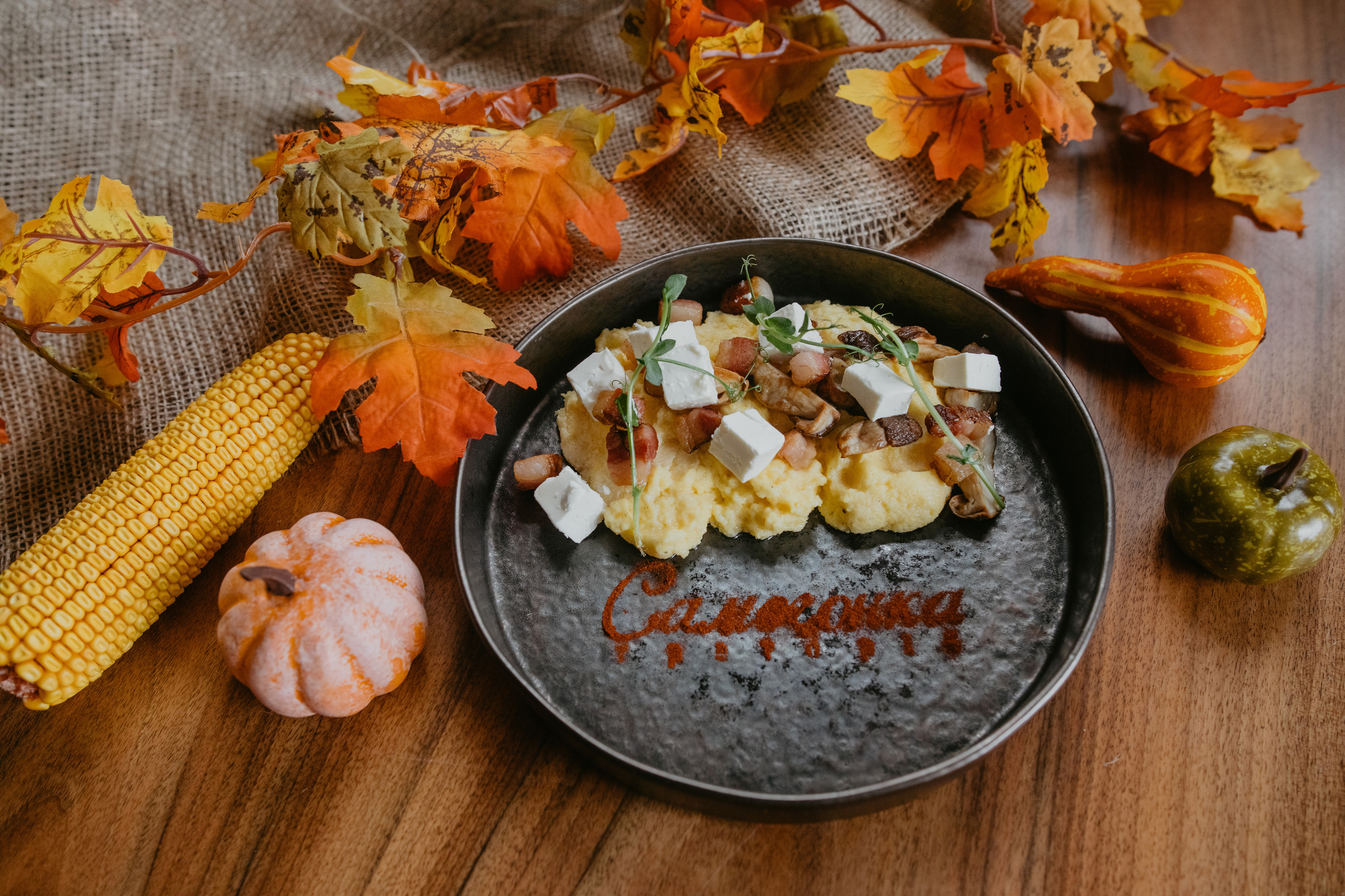 Зйомка меню для ресторану. Весільний фотограф у Львові Мирон Роксоляна