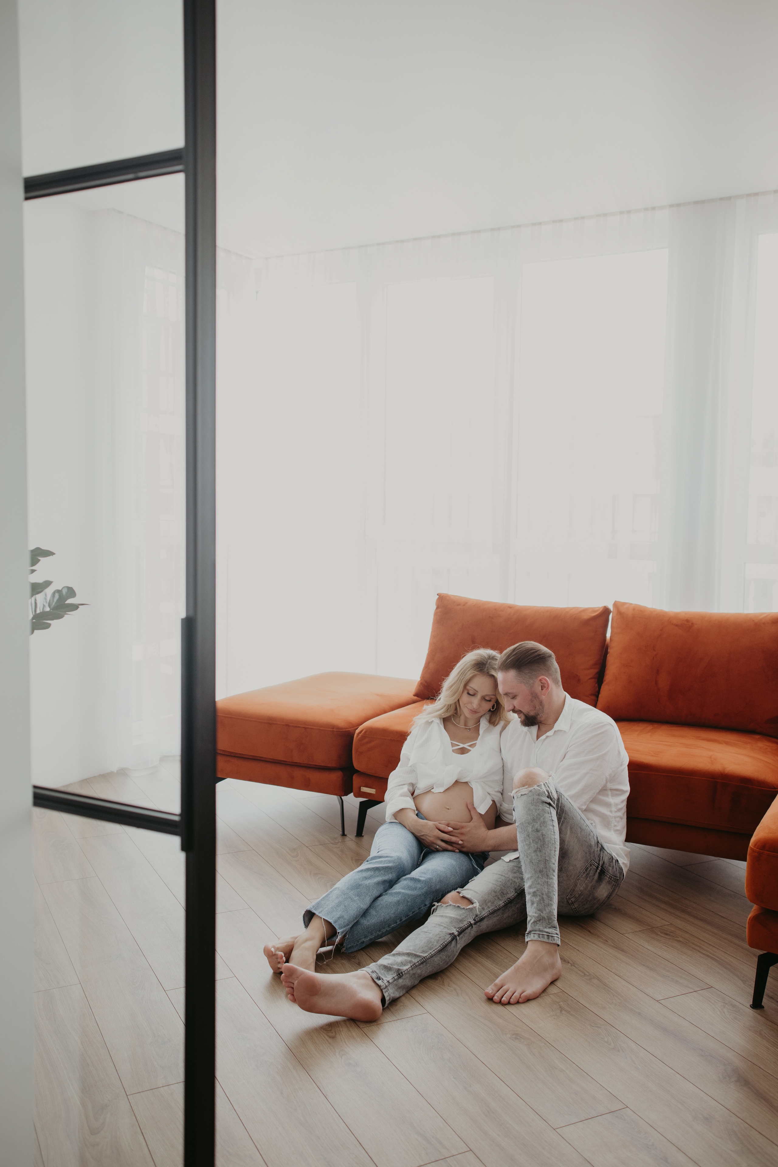 Домашня зйомка вагітності. Весільний фотограф у Львові Мирон Роксоляна