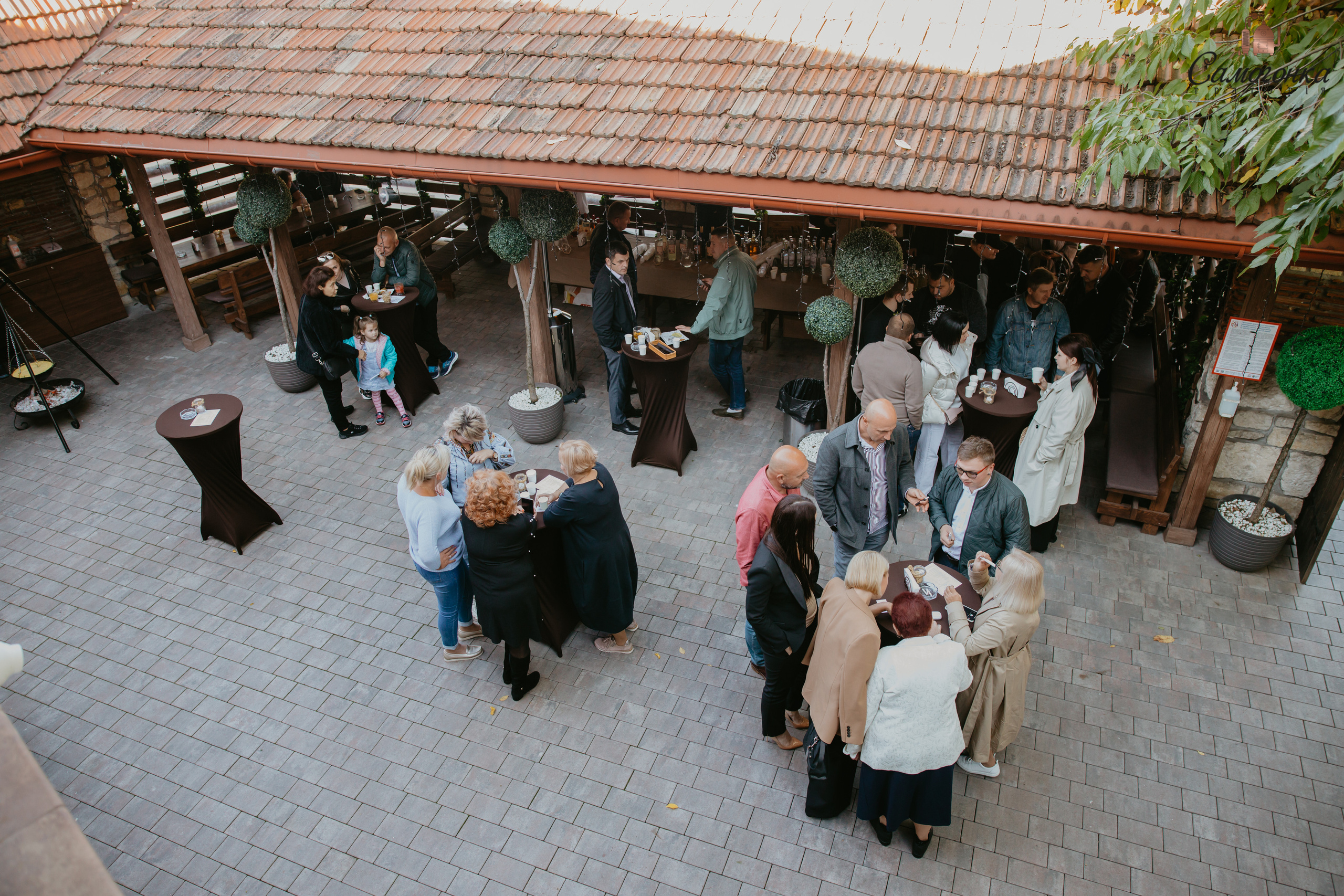 Репортаж із фестивалю самогонки. Весільний фотограф у Львові Мирон Роксоляна