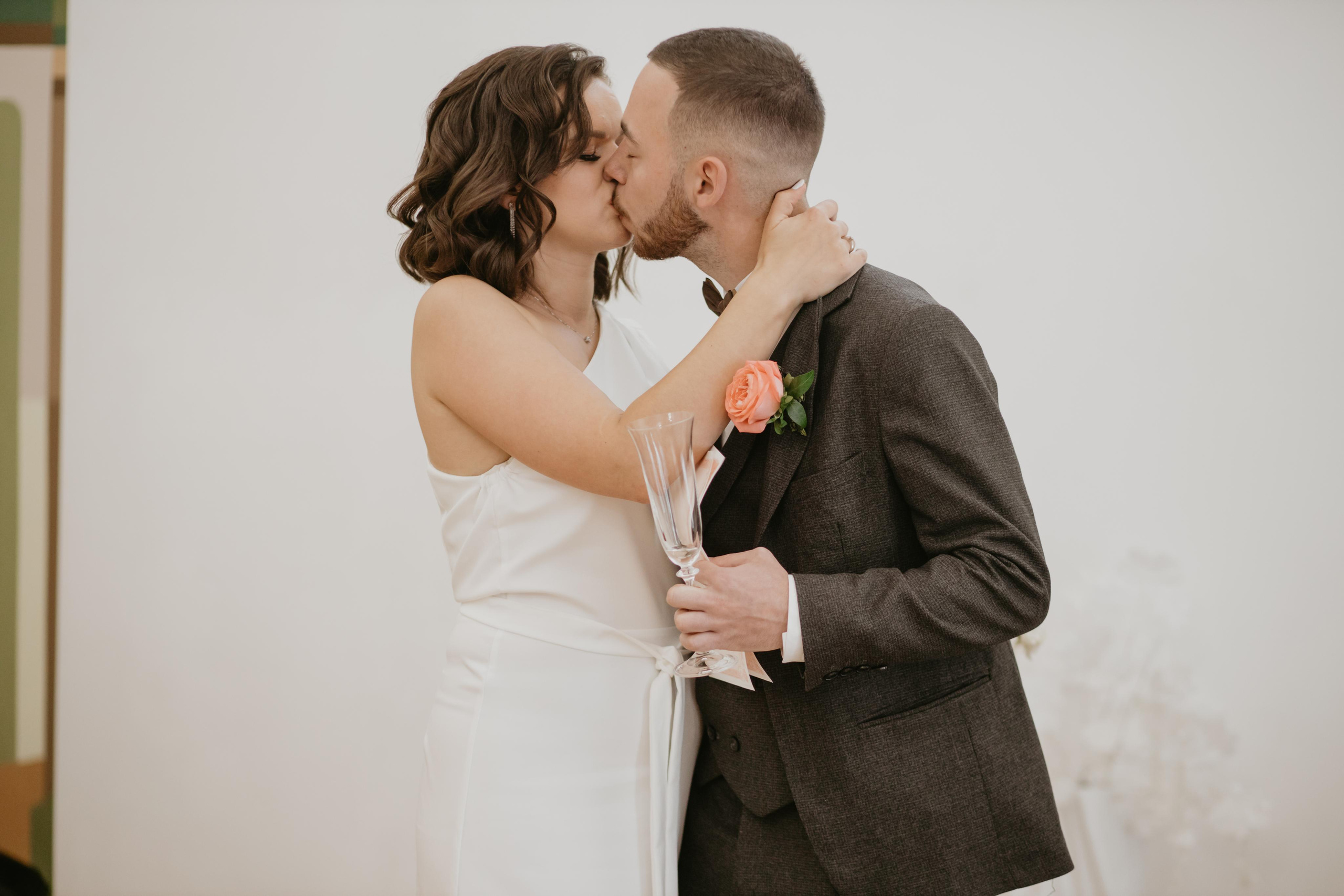 Розпис Уляна і Олег. Весільний фотограф у Львові Мирон Роксоляна