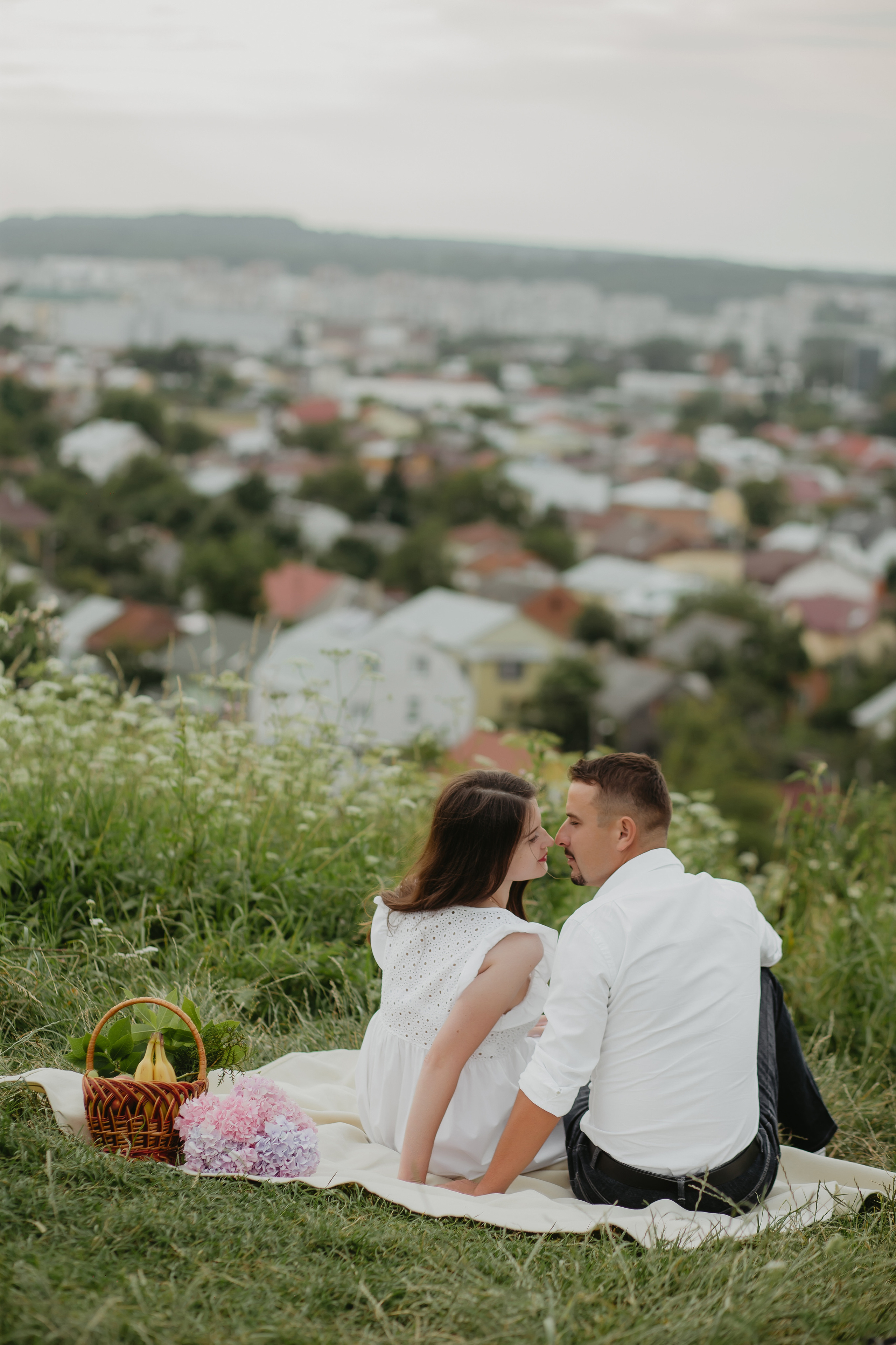Зйомка вагітності на горі. Весільний фотограф у Львові Мирон Роксоляна