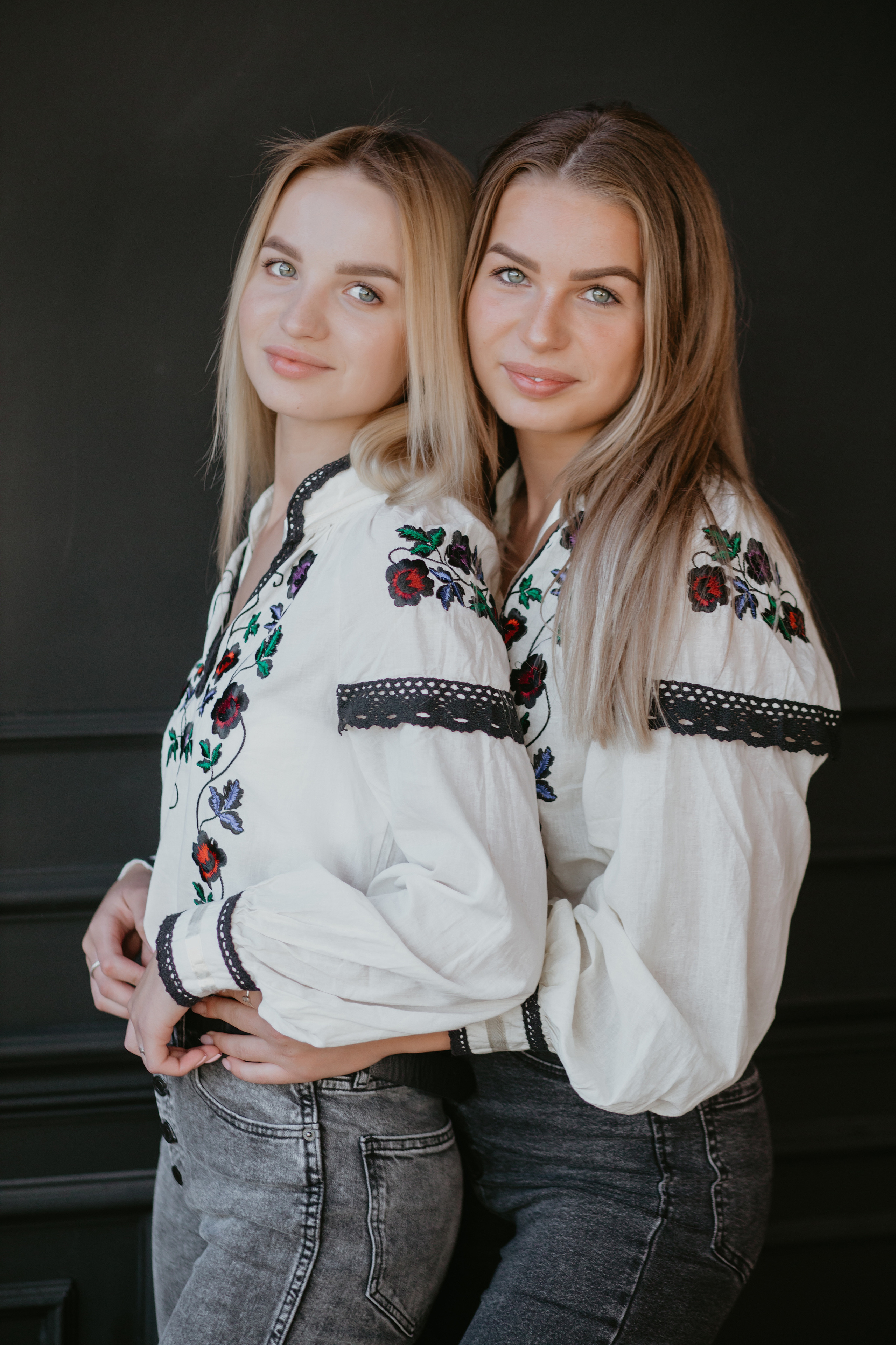 Сімейна зйомка у студії. Весільний фотограф у Львові Мирон Роксоляна